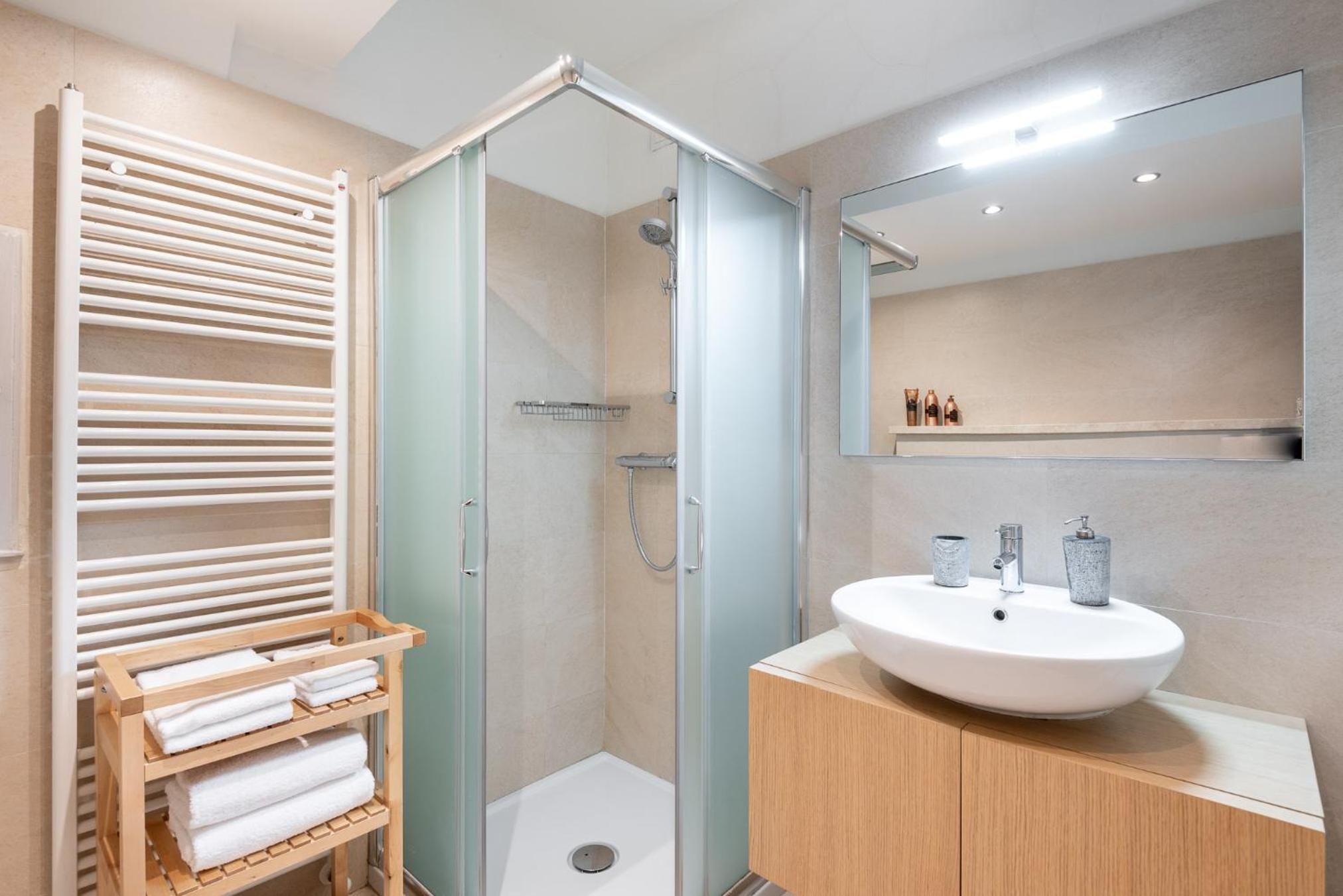One-Bedroom Apartment - 1, Via Dei Conti photo 2