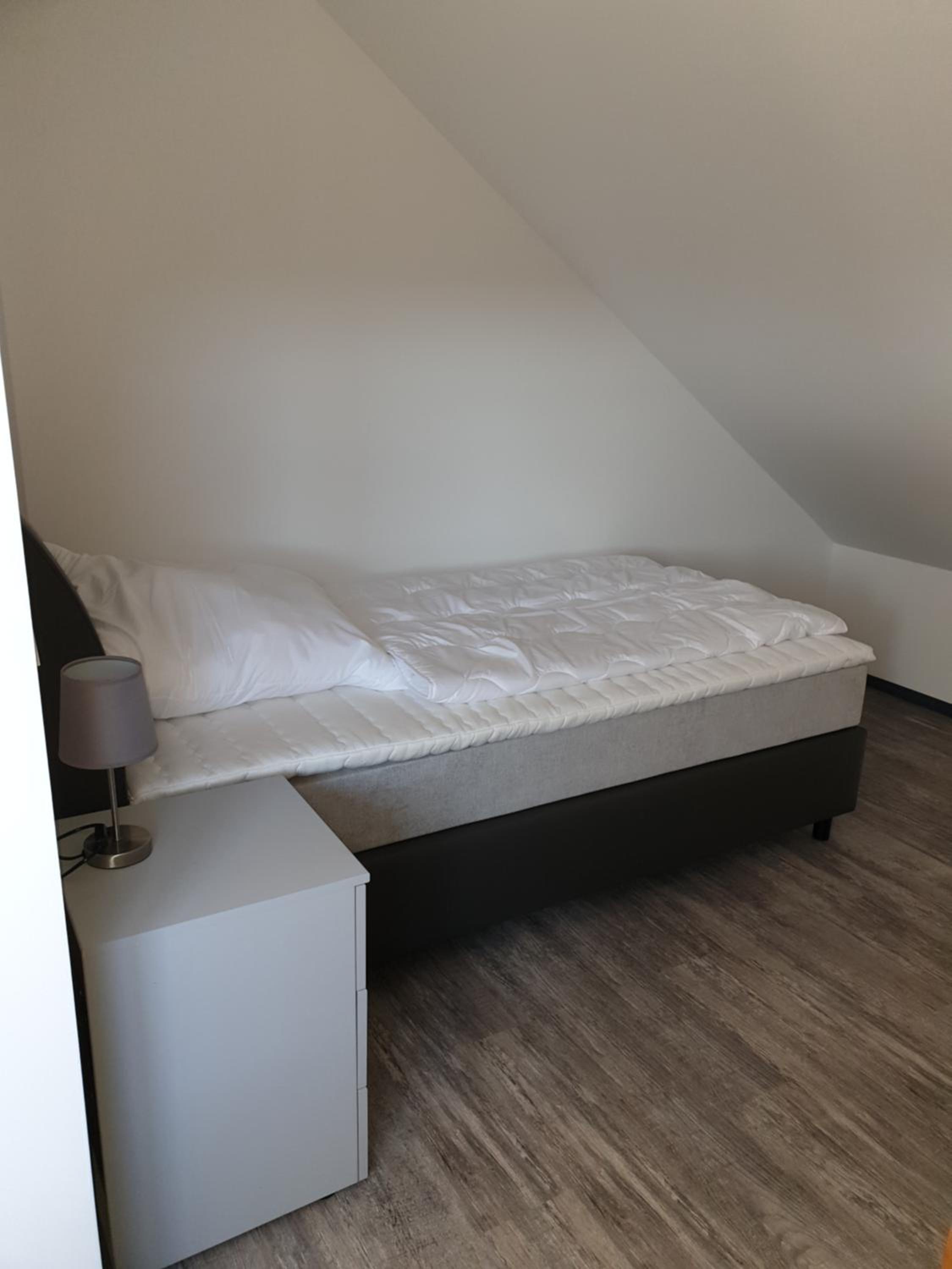Single Room with Bathroom photo 1