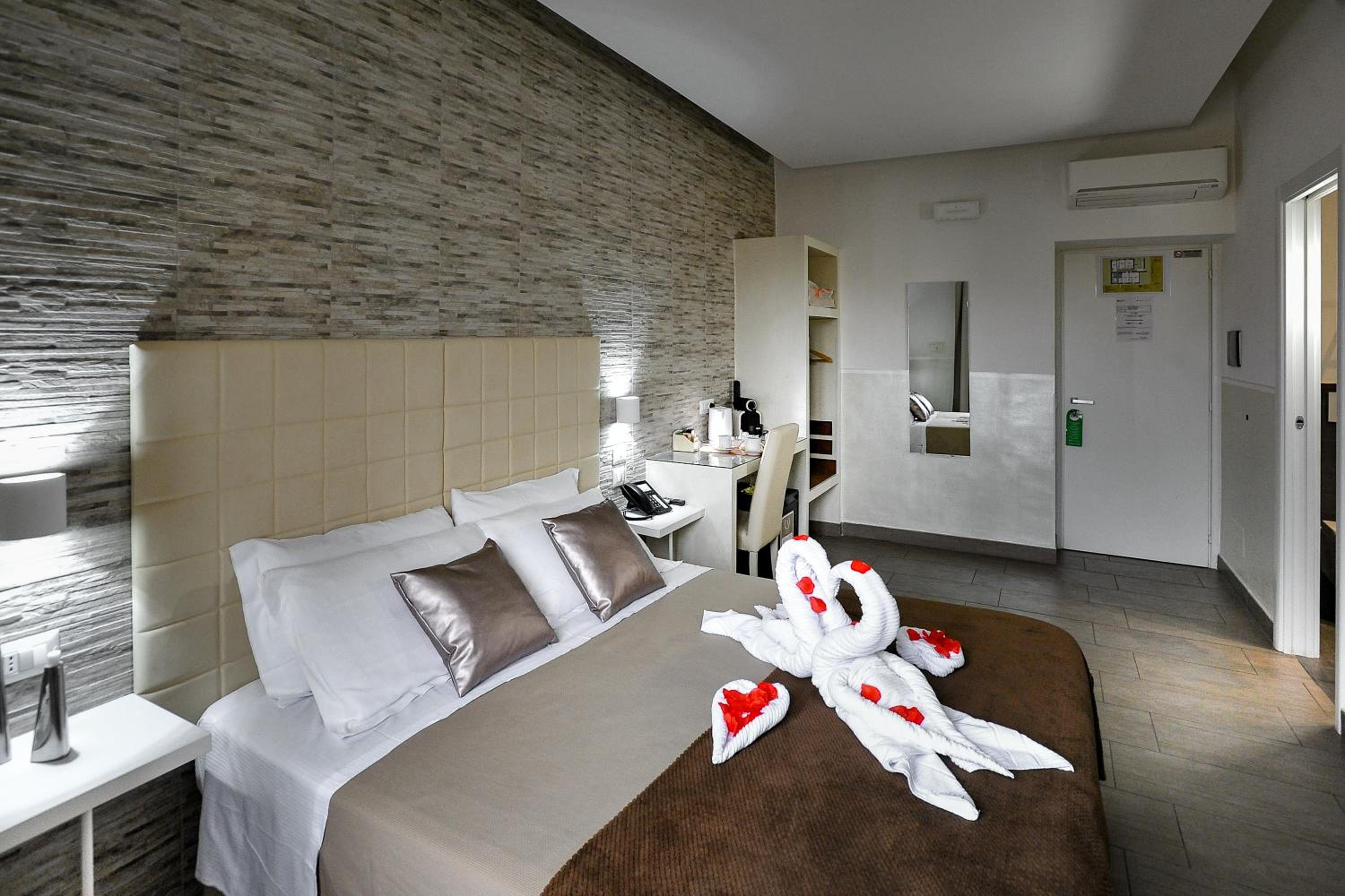 Superior Double or Twin Room photo 2