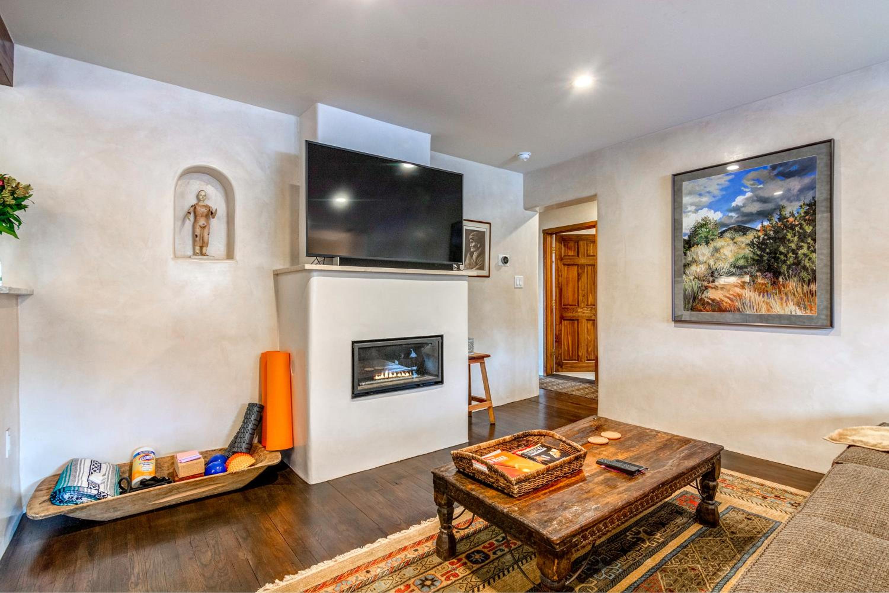 Two-Bedroom Villa - Pet Friendly - Photo 2