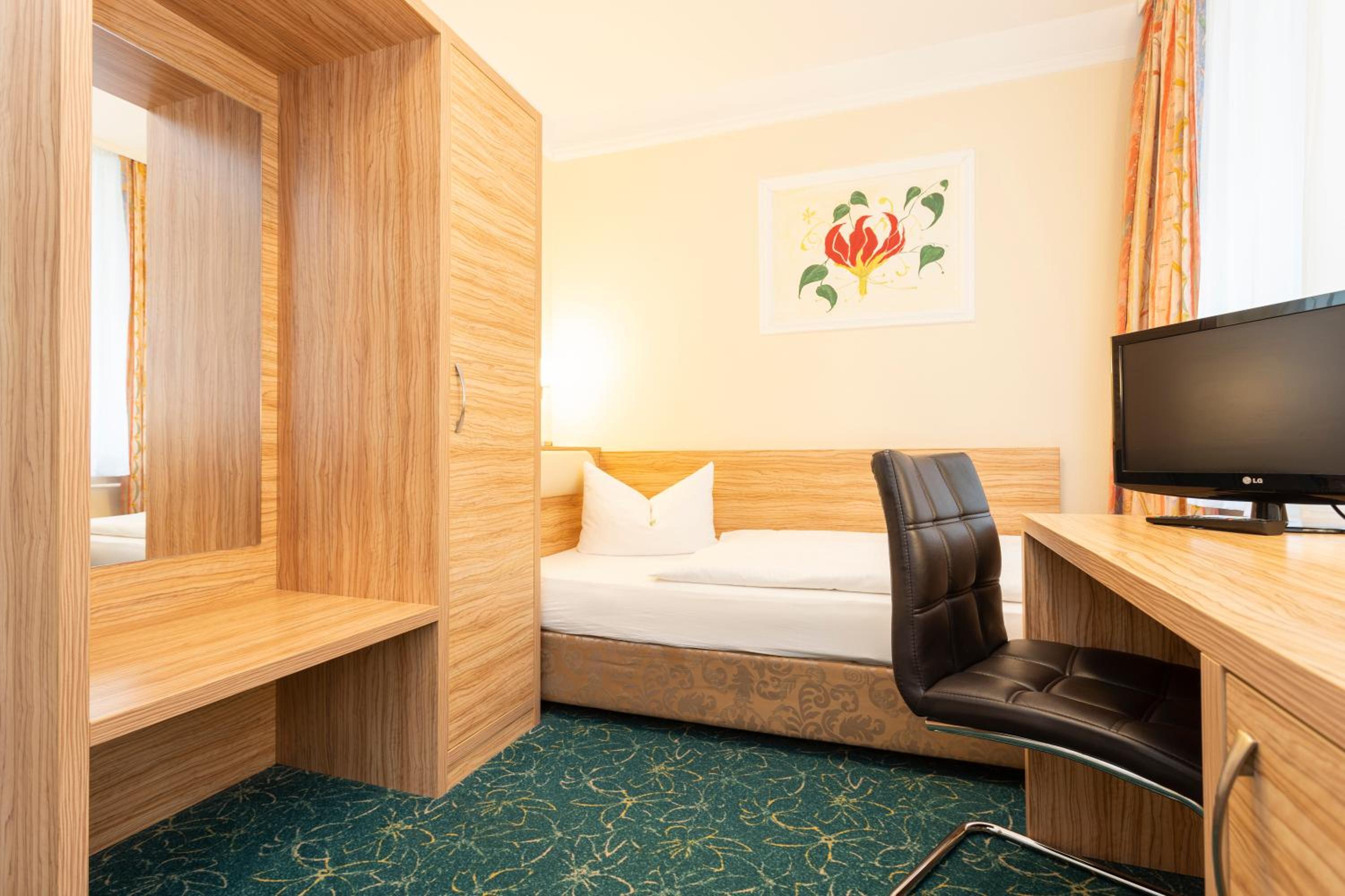 Standard Single Room