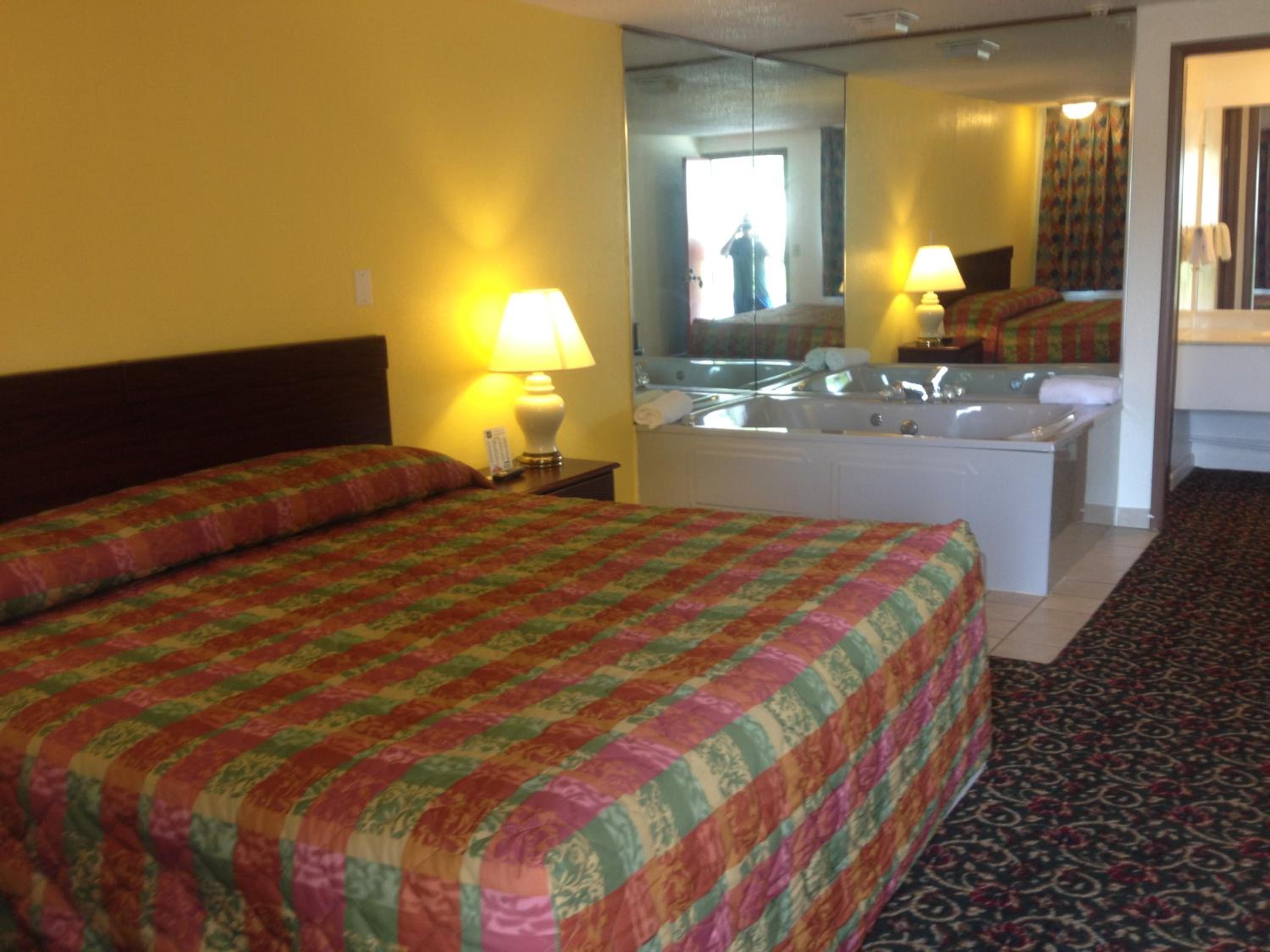 King Room - Non-Smoking photo 1
