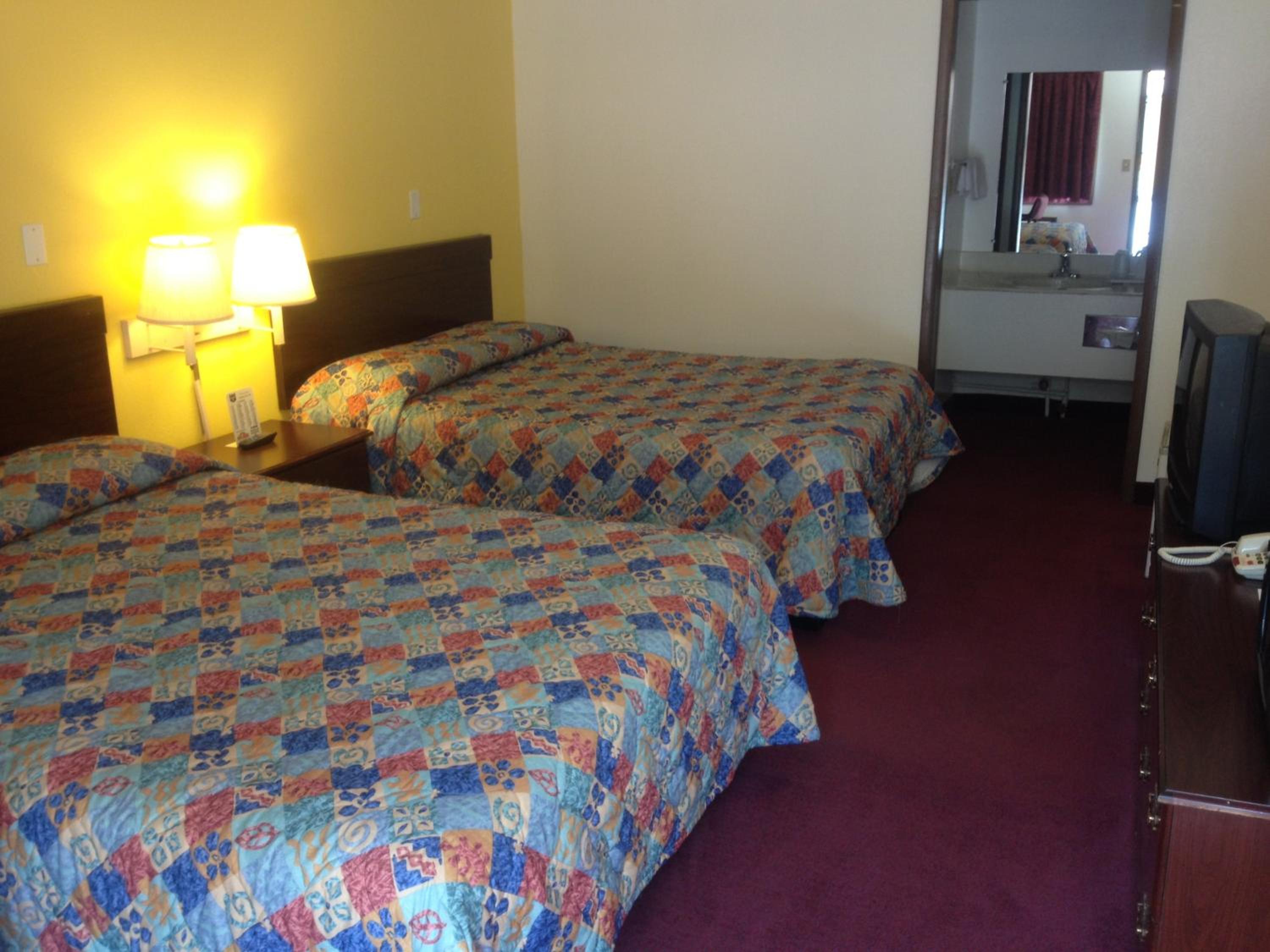 Double Room with Two Double Beds - Non-Smoking - Photo 3