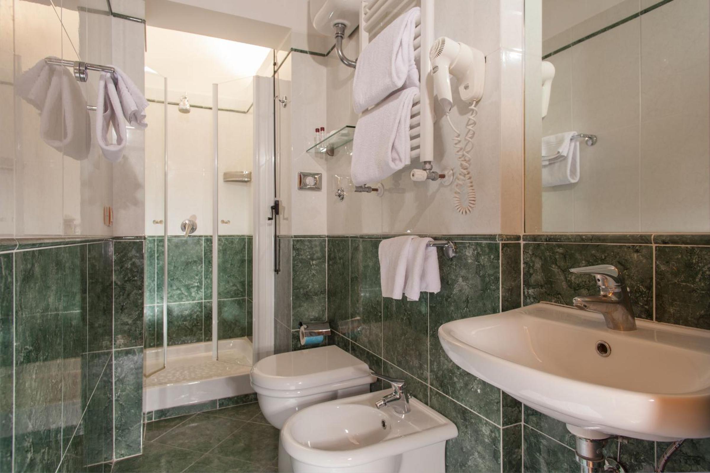 Single Room photo 3