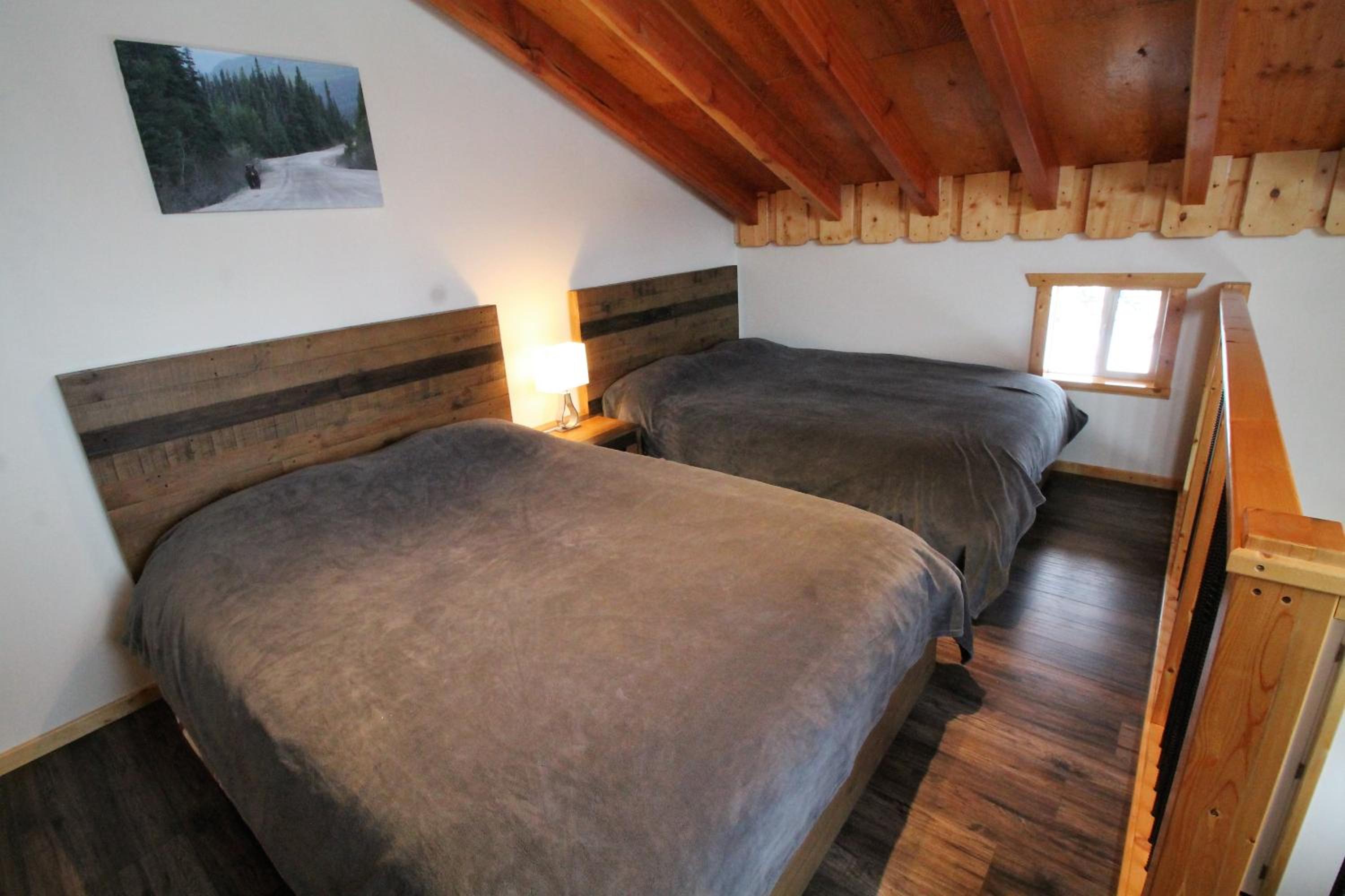 Apartment with Lake View - Photo 21