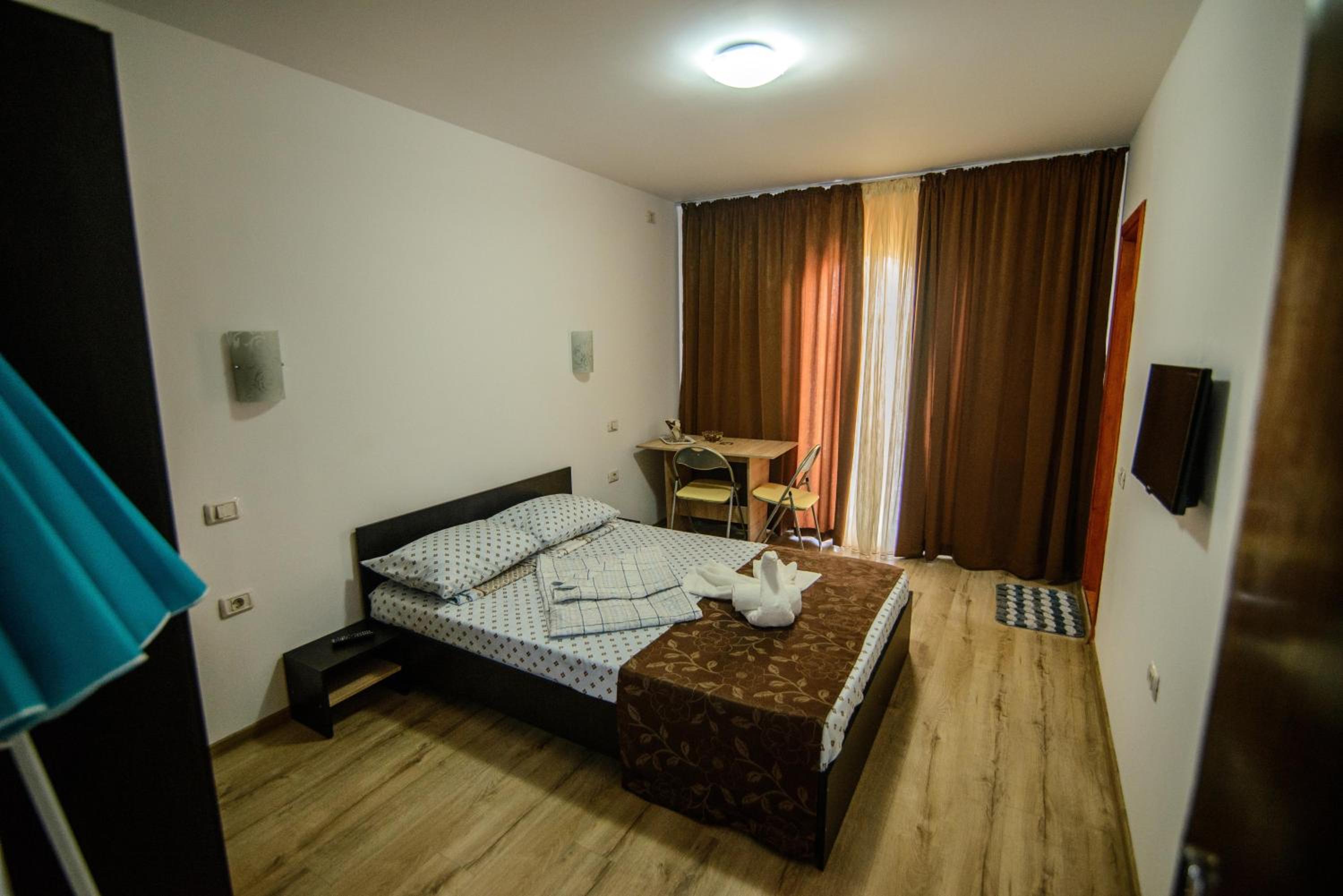 Budget Double Room photo 2