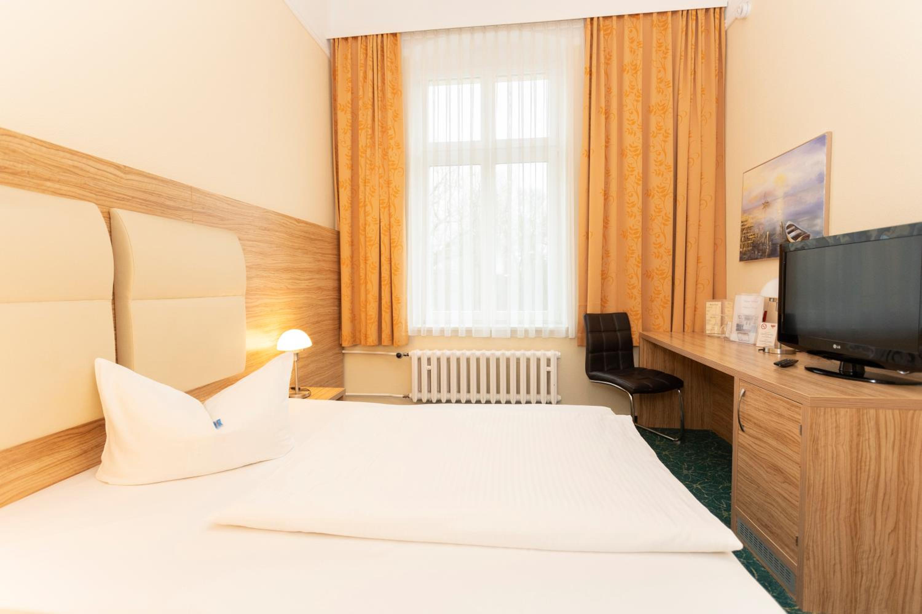 Standard Double Room - Photo 2