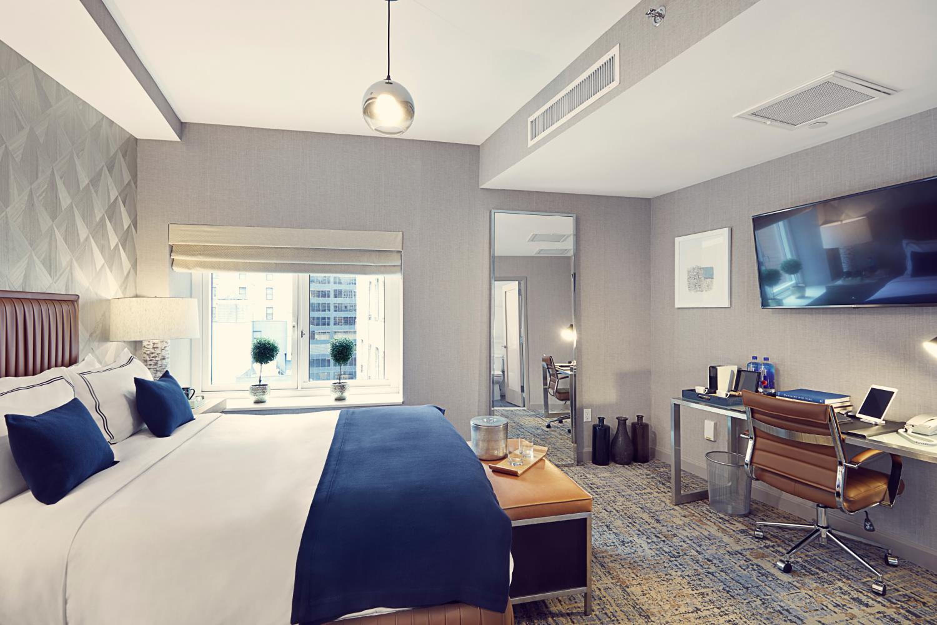 Deluxe Queen Room