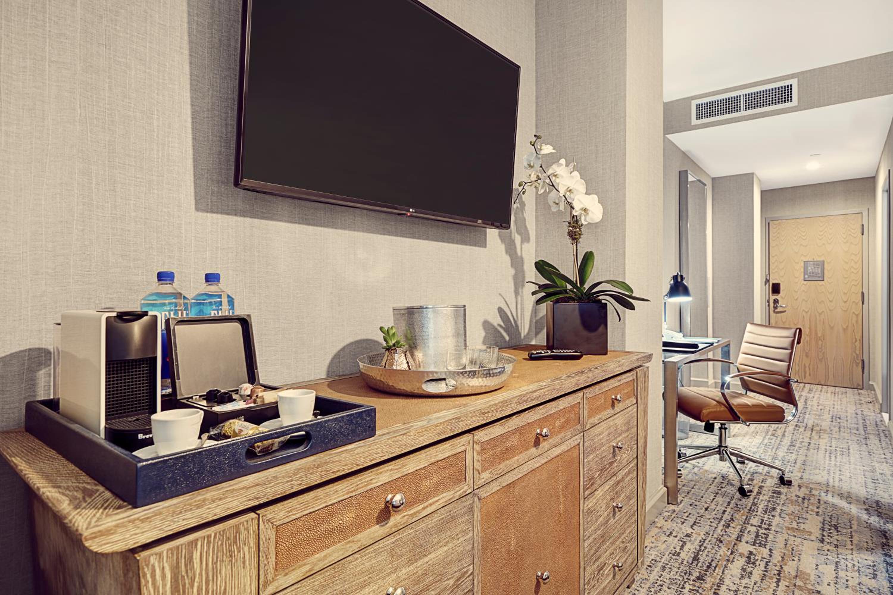 Deluxe Room with Two Queen Beds