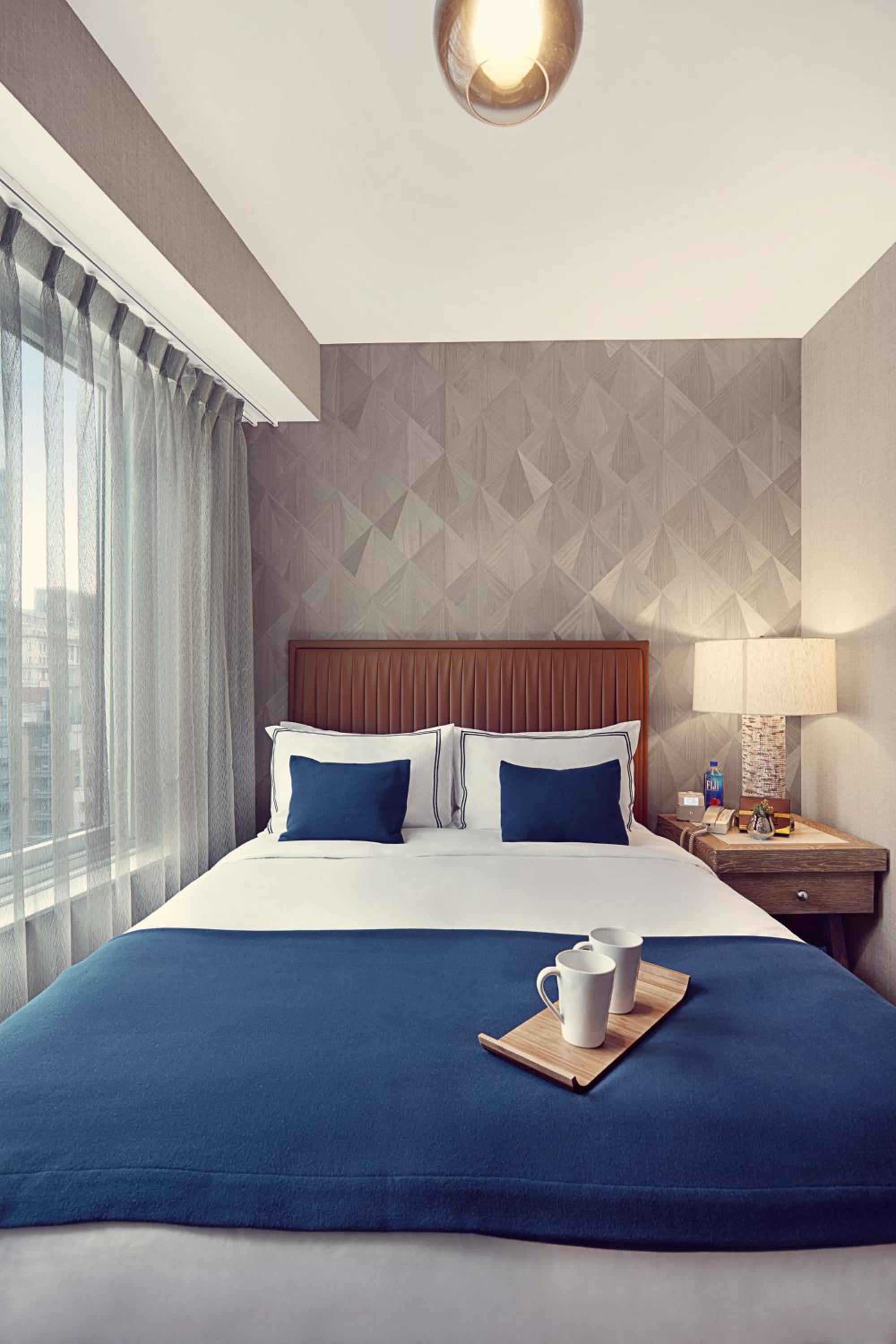 Petite Queen Room