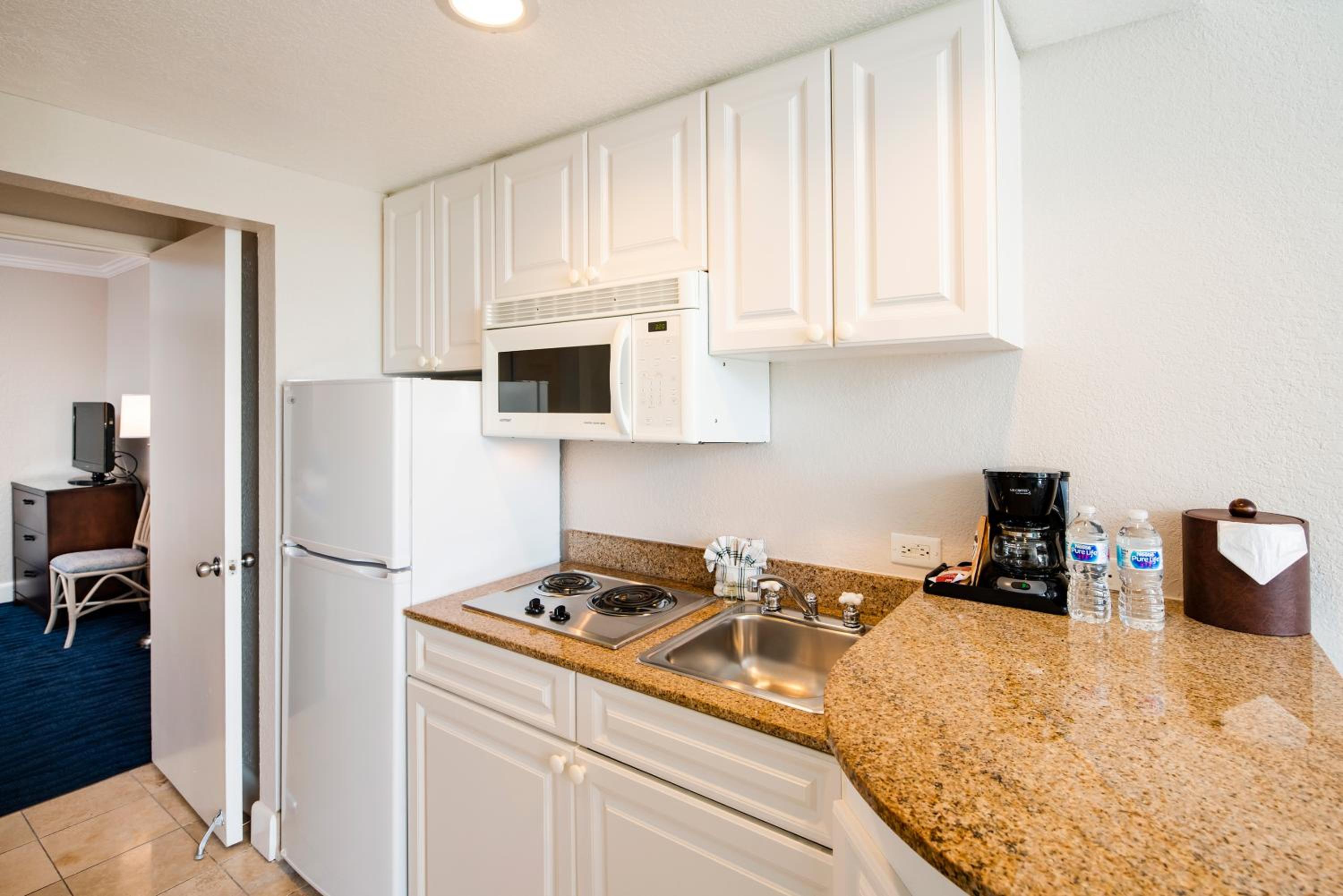 One-Bedroom Suite with Balcony and Gulf View  - Photo 5