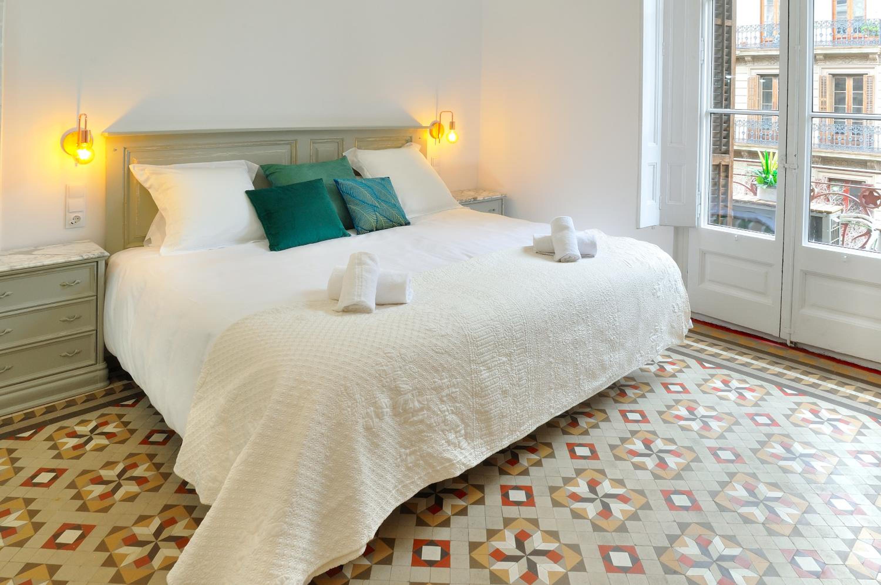 Double or Twin Room with Balcony and Shared Bathroom photo 3