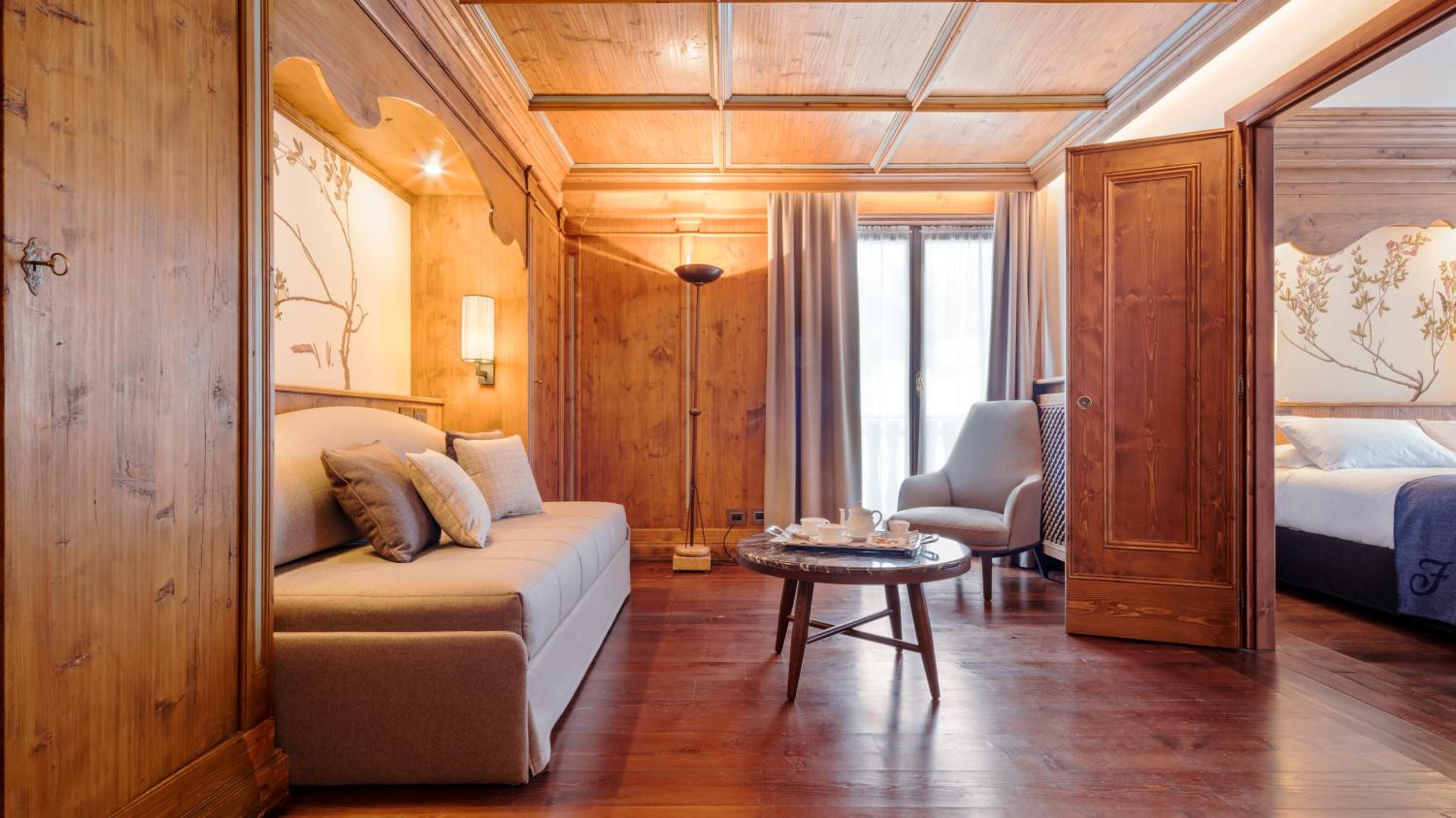 Suite with Spa Access photo 1