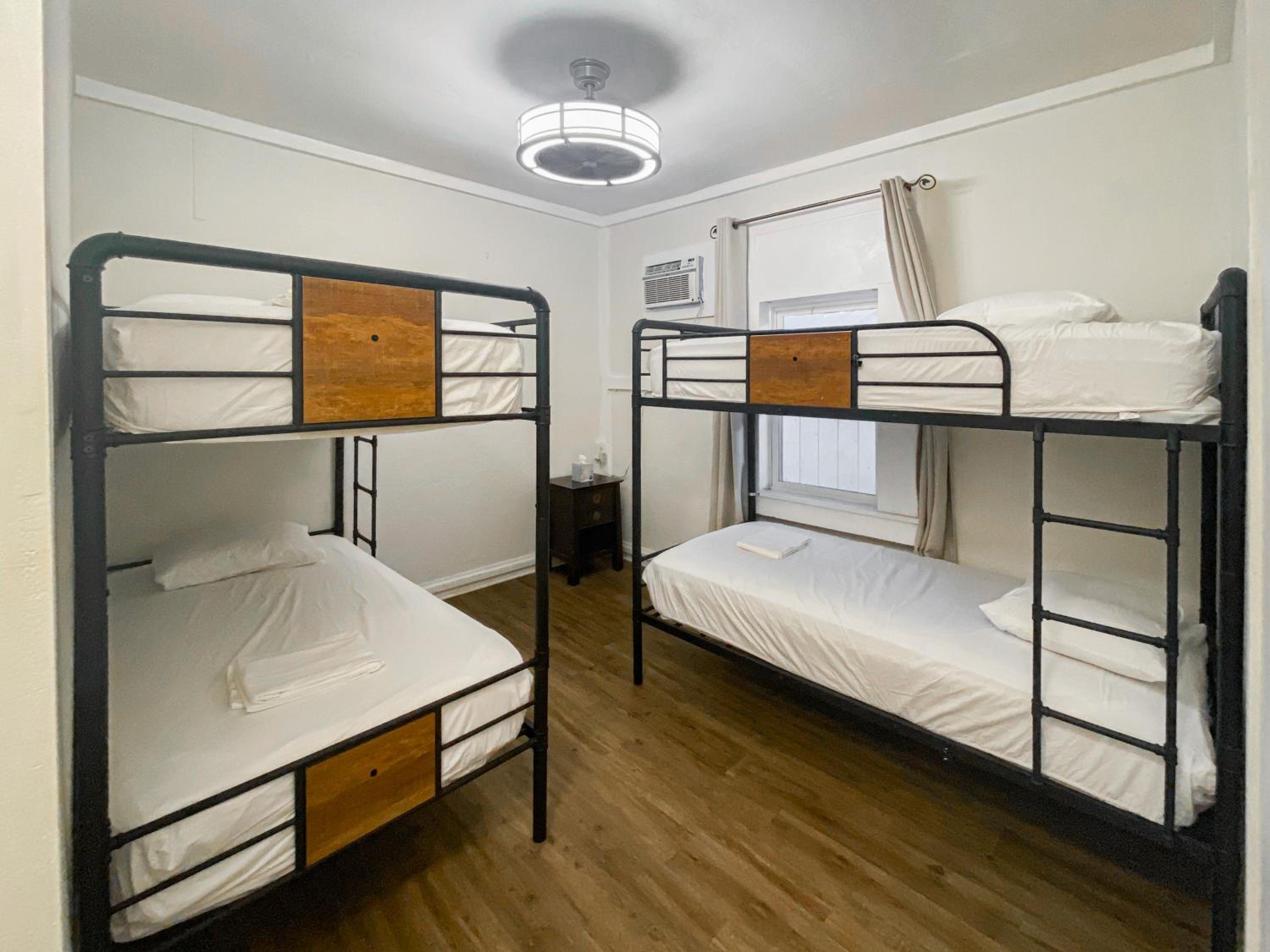 Bed in 4-Bed Mixed Dormitory Room photo 1