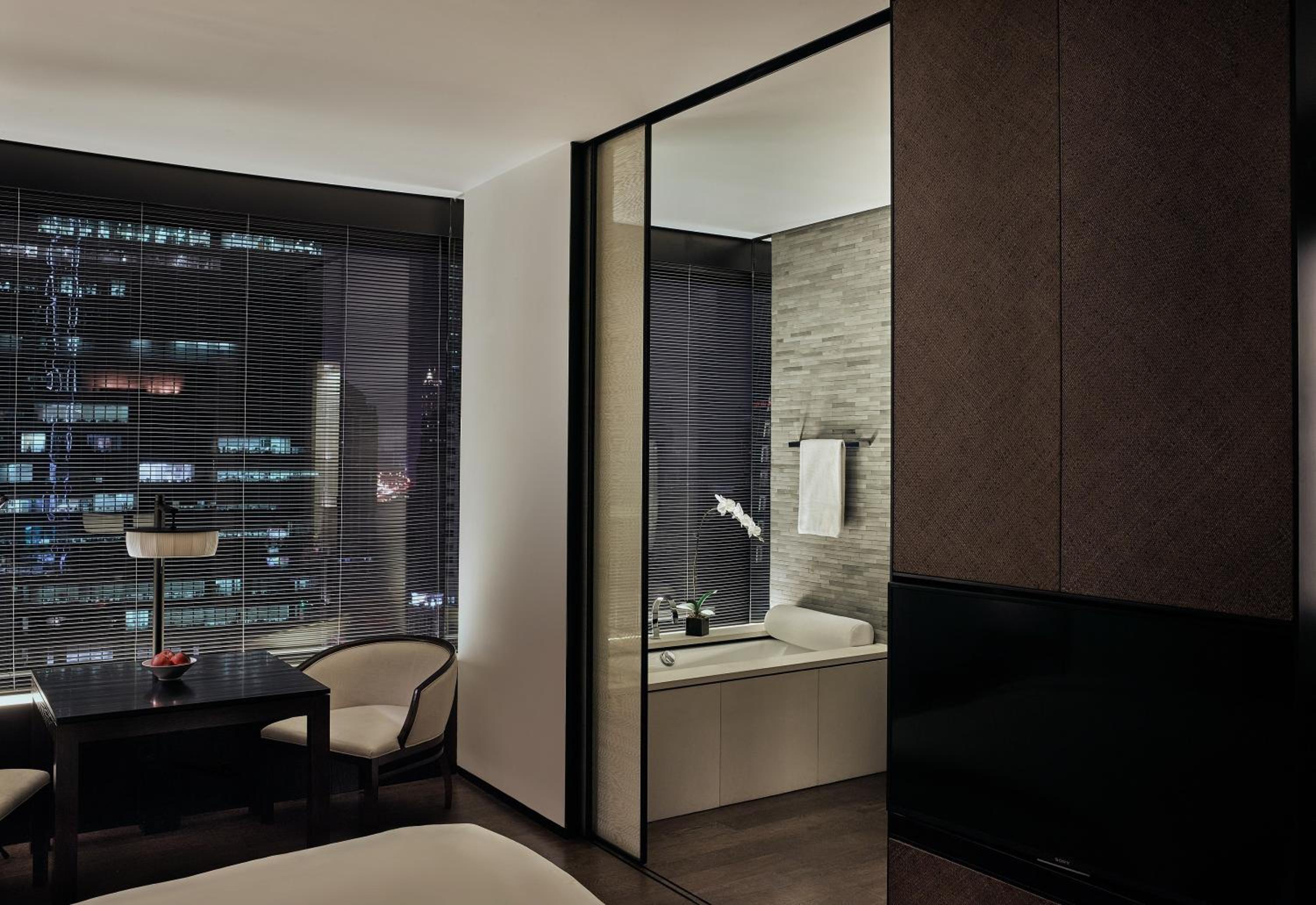 Deluxe King Room-Non Smoking