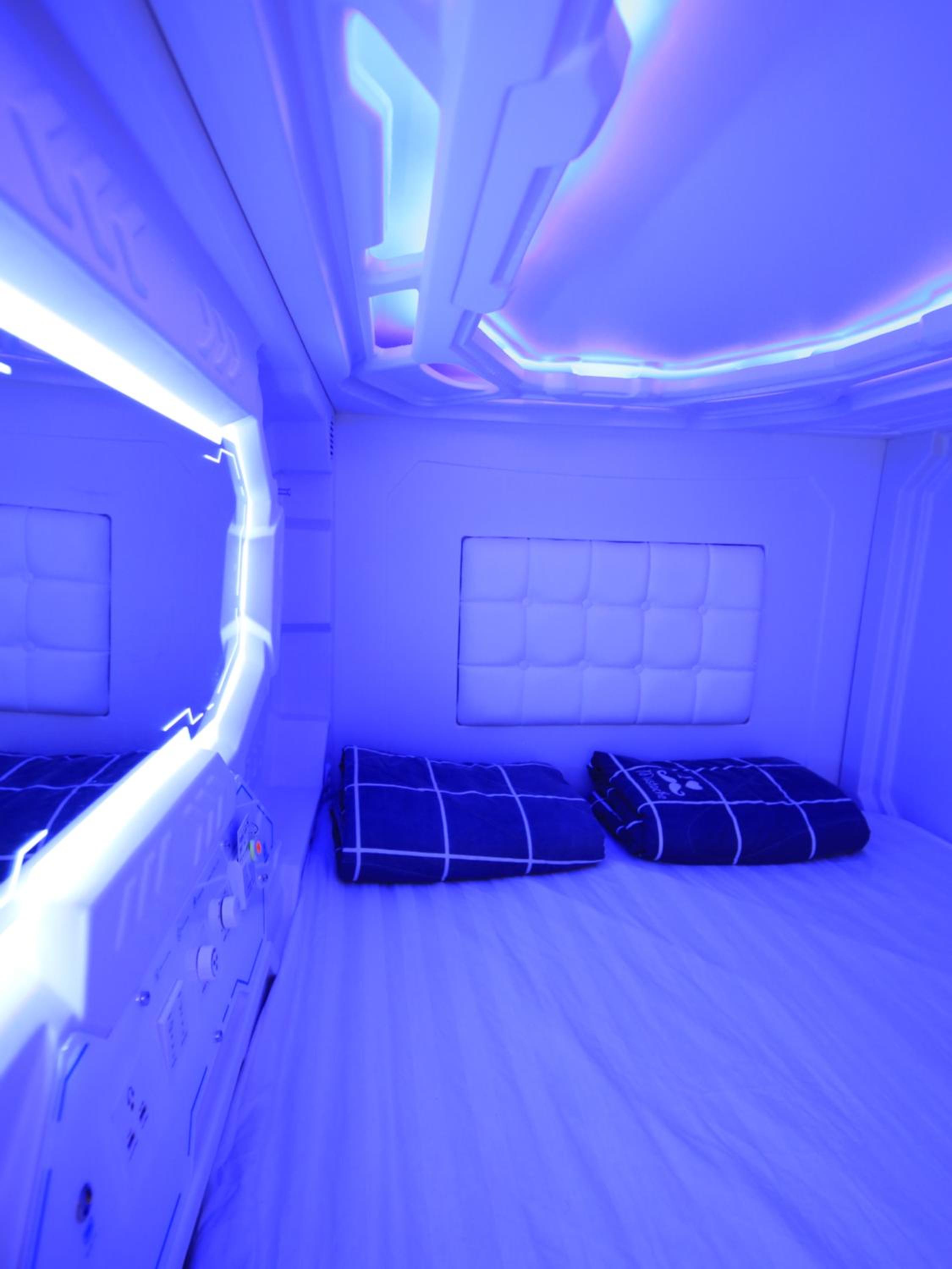 Double Space Pod in Mixed Dormitory  photo 1