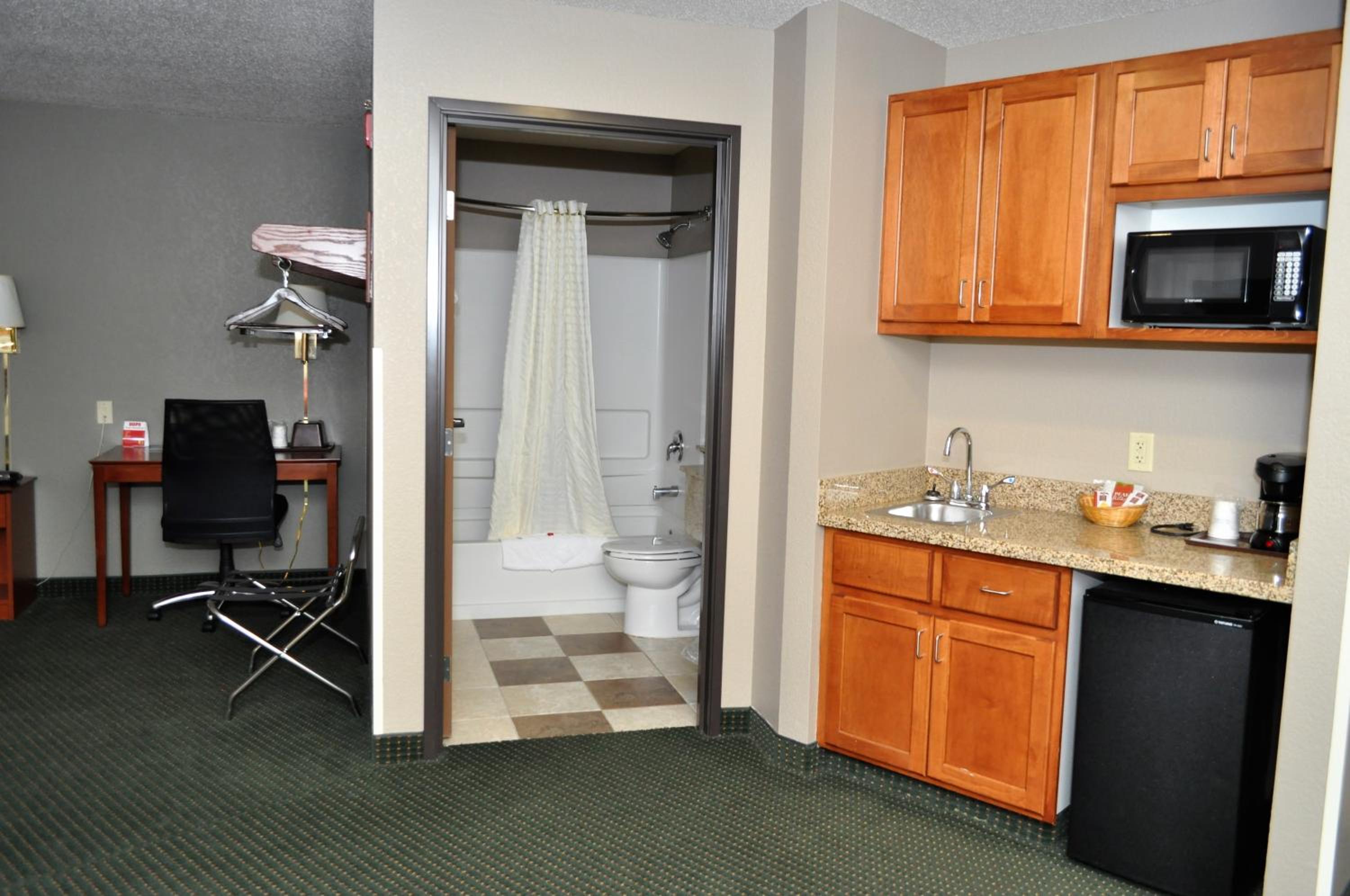King Studio Suite - Non-Smoking - Photo 2