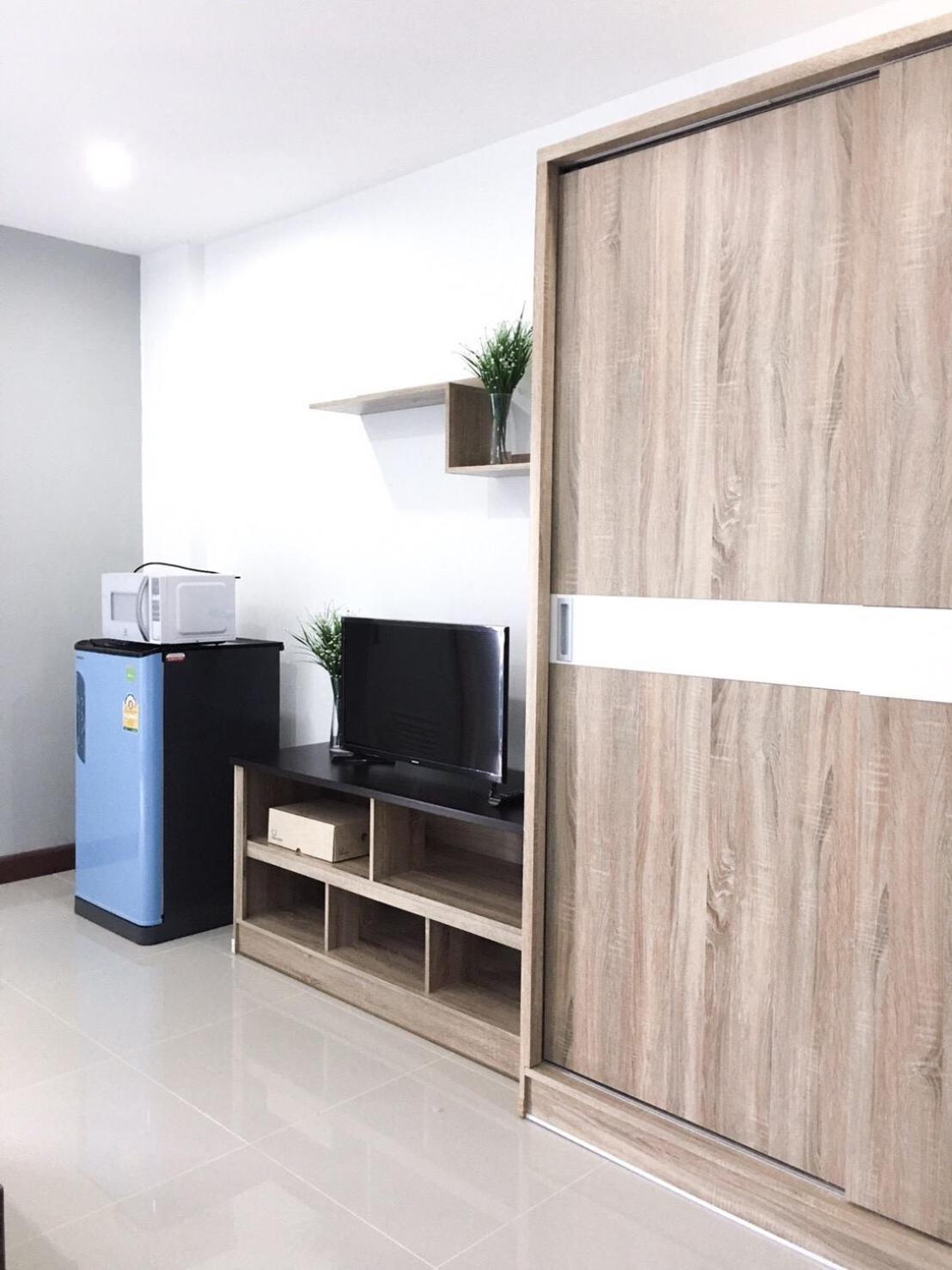 One-Bedroom Apartment - Photo 14