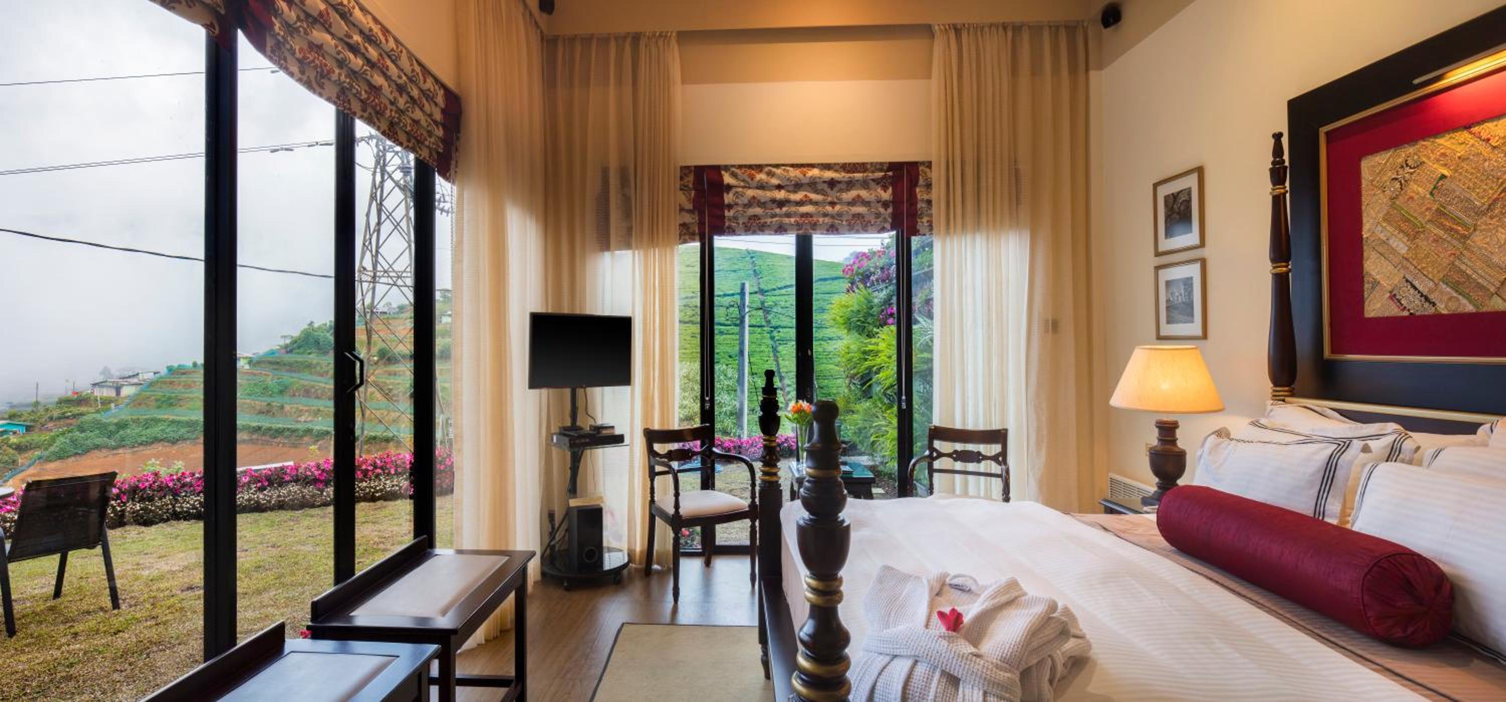King Room on ground floor with Garden access and Mountain View  photo 3