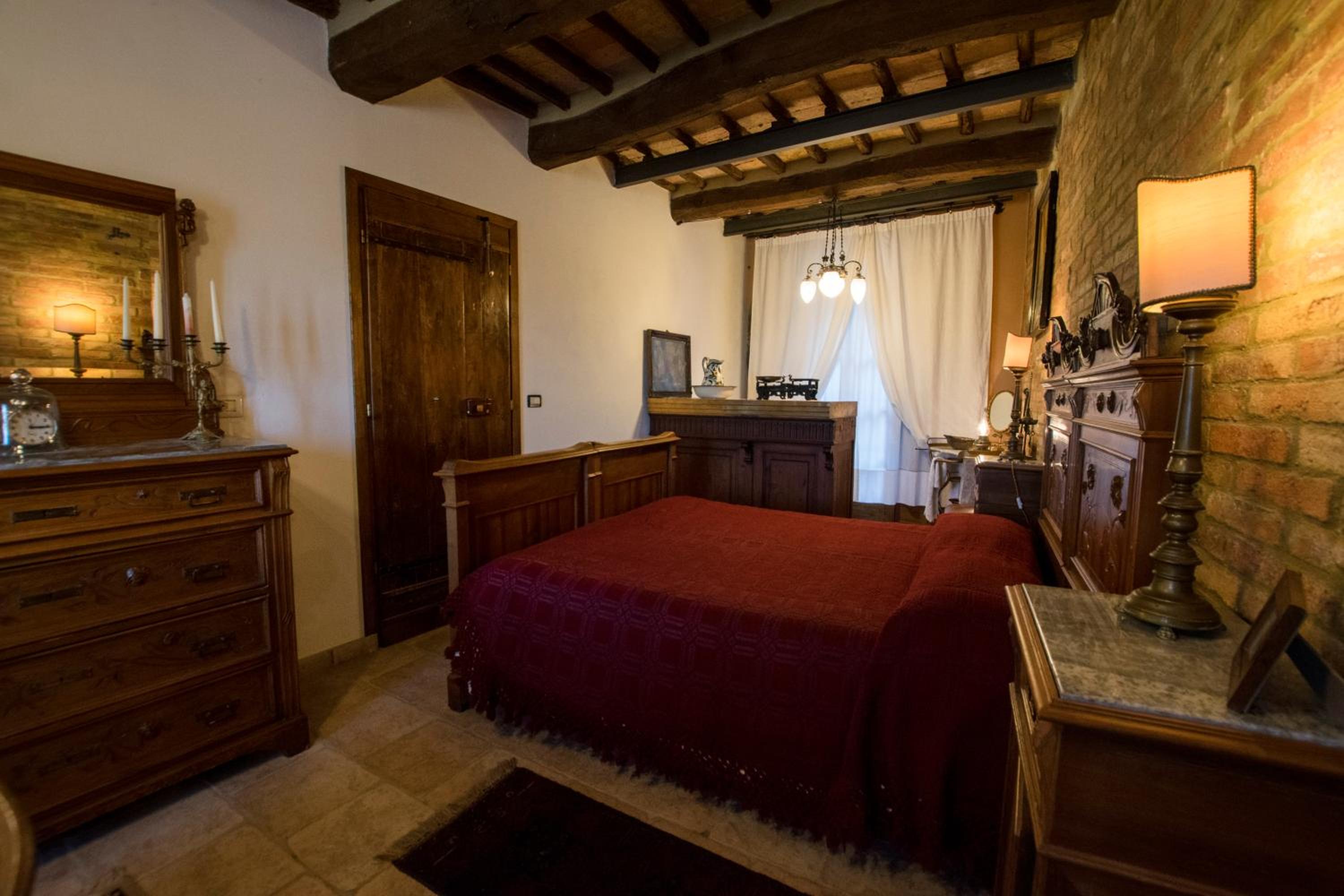 One-Bedroom Apartment - Photo 5