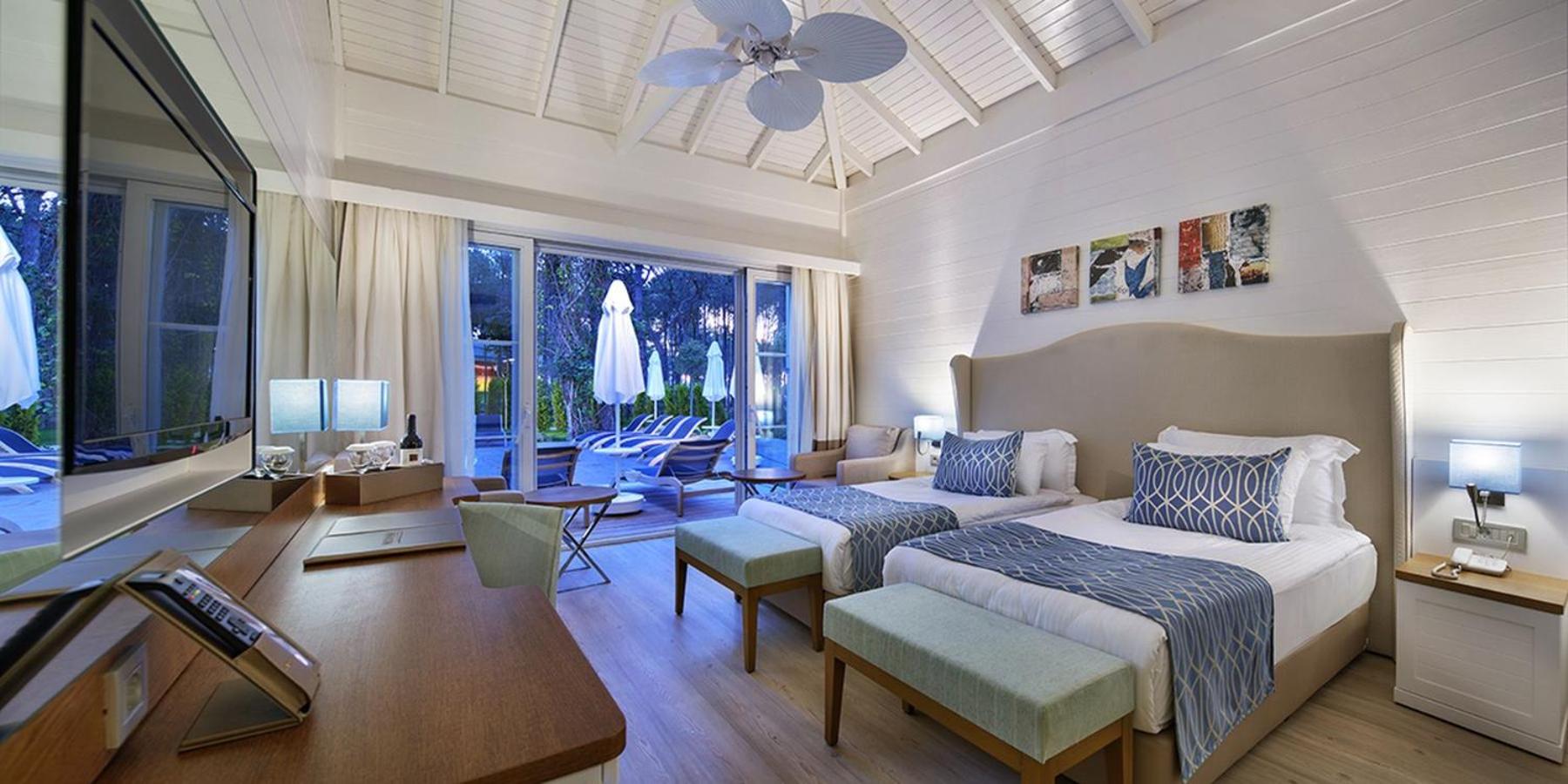 Bungalow - Water Front