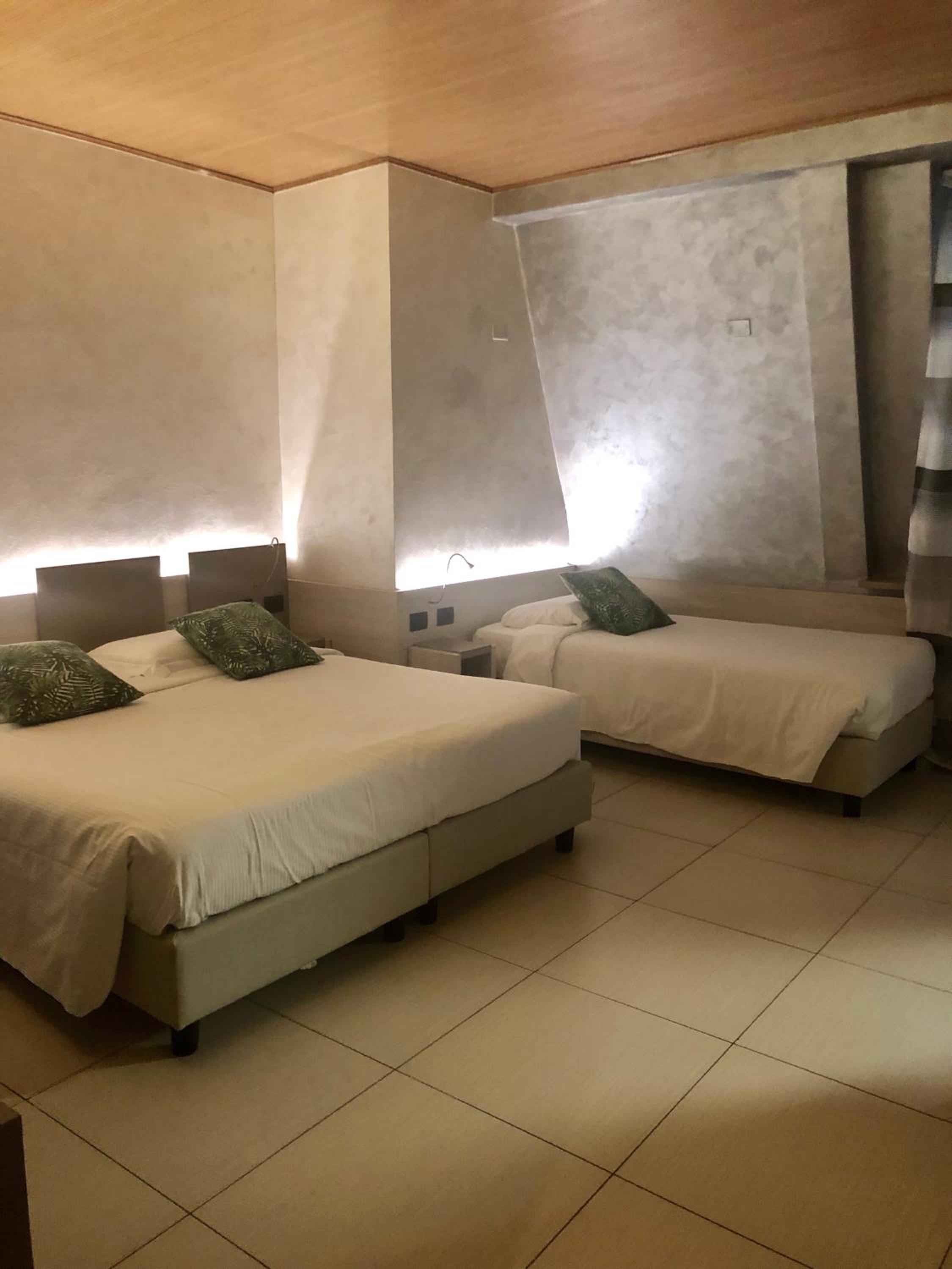 מלון בולצאנו מילאנו — Triple Room