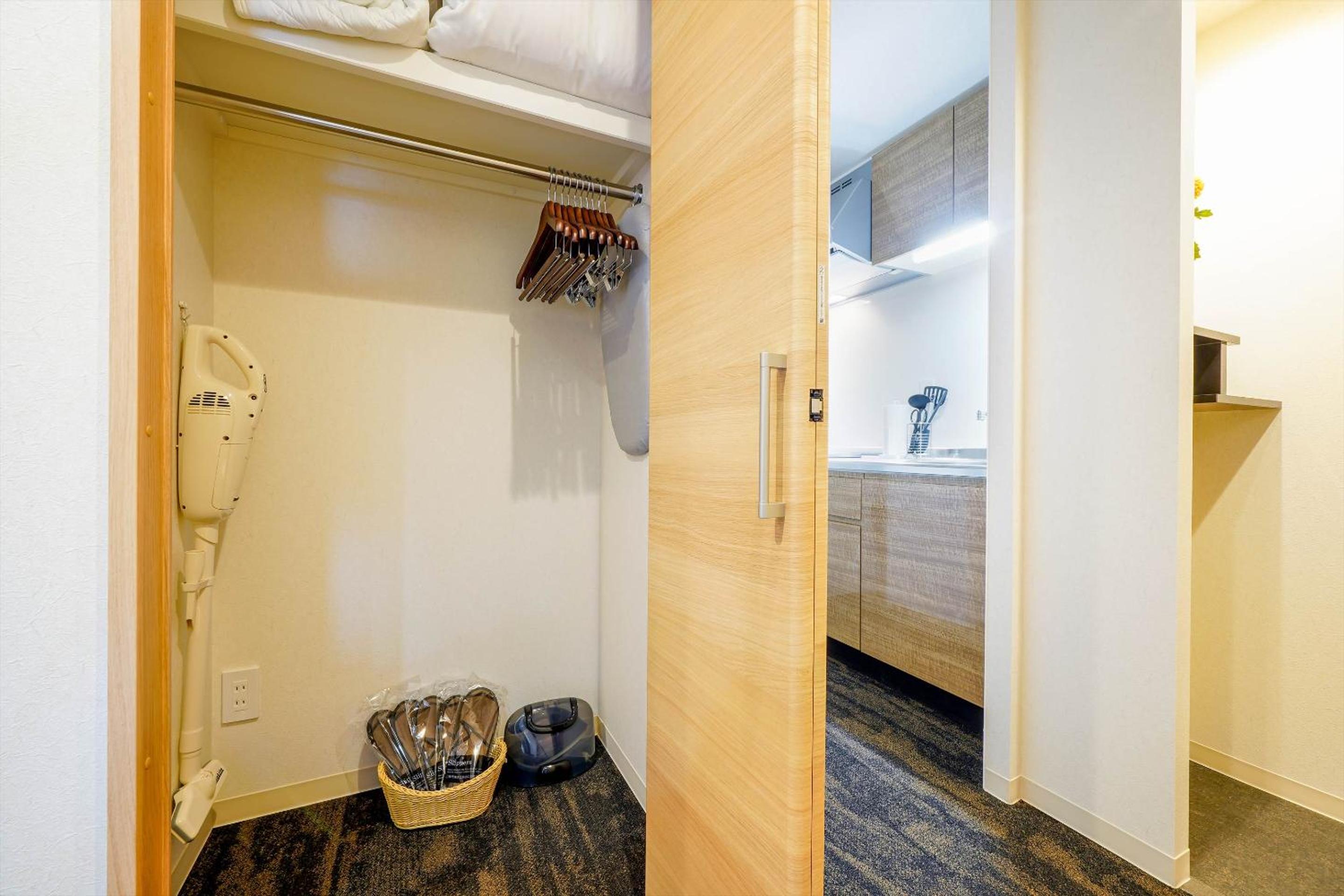 Apartment with Two Queen Beds  - Photo 18