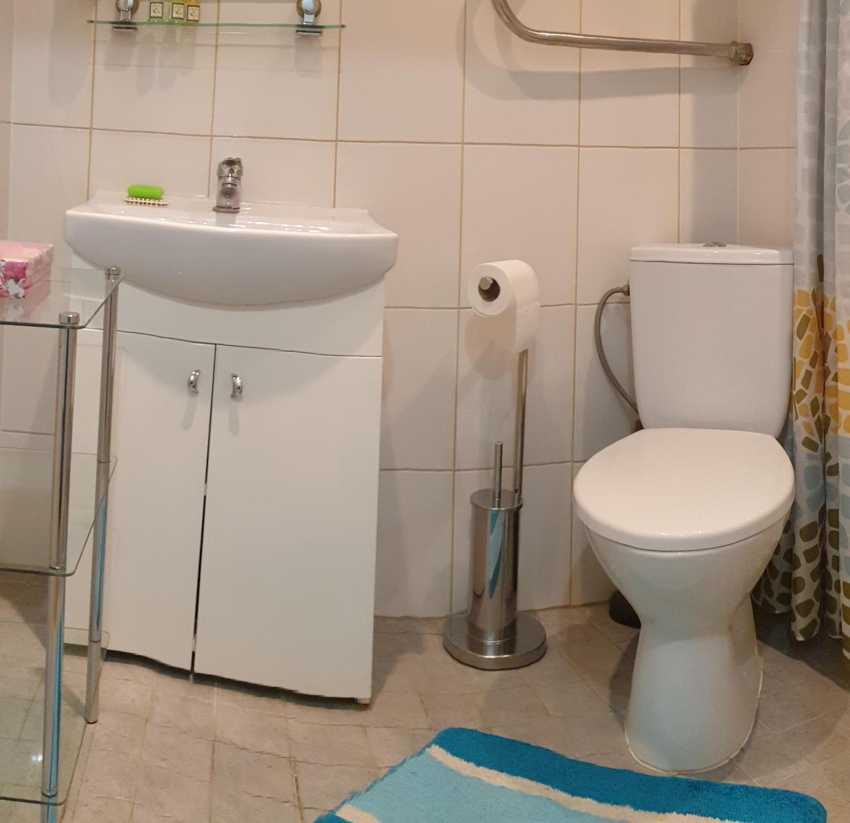 One-Bedroom Apartment - Photo 32