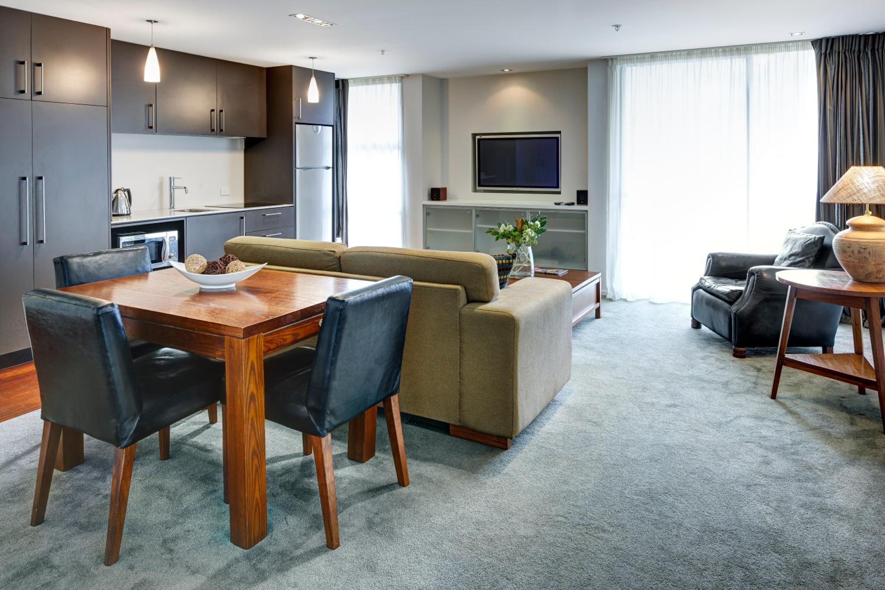 Suite Dreams - Photo 5