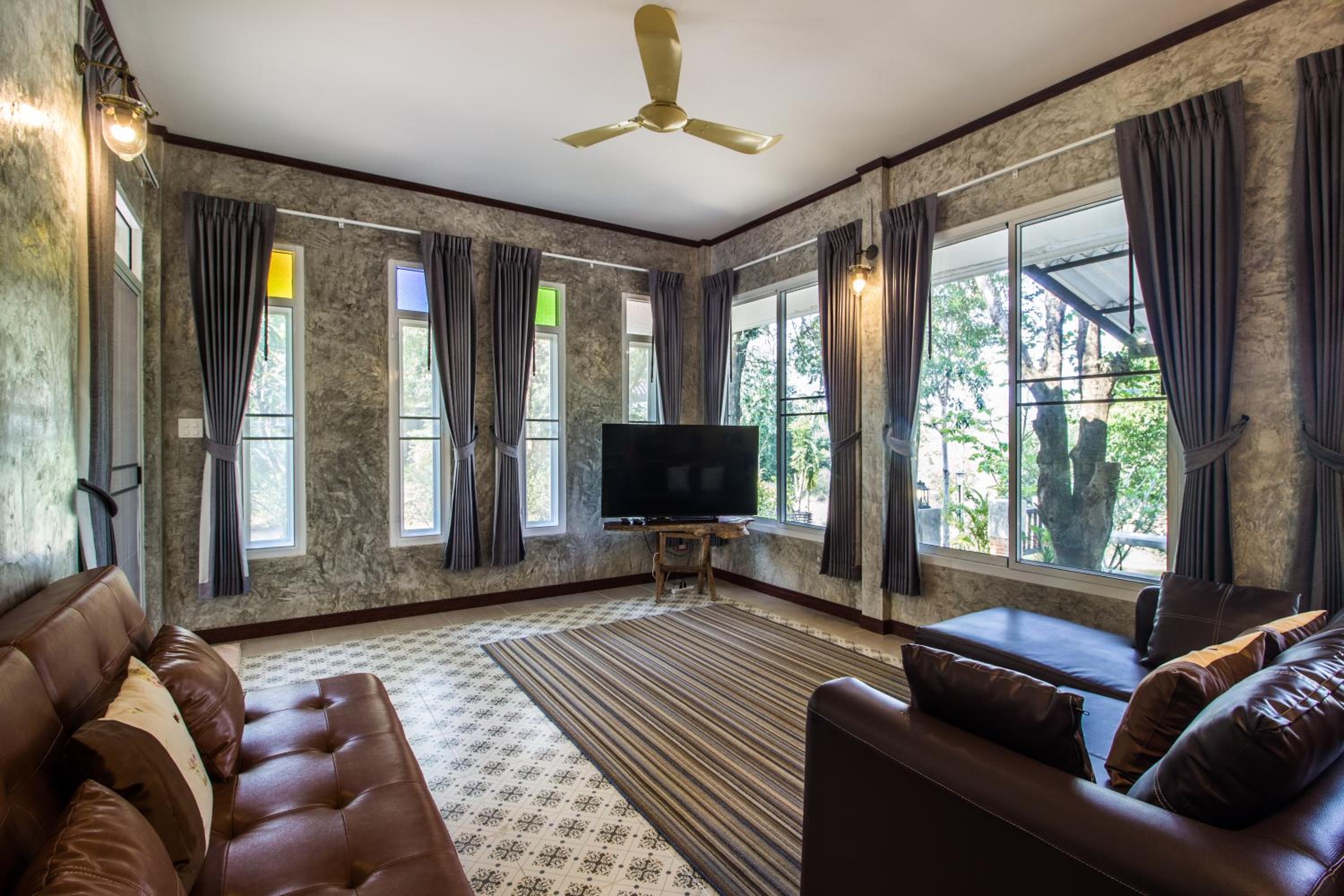 Two-Bedroom House photo 2