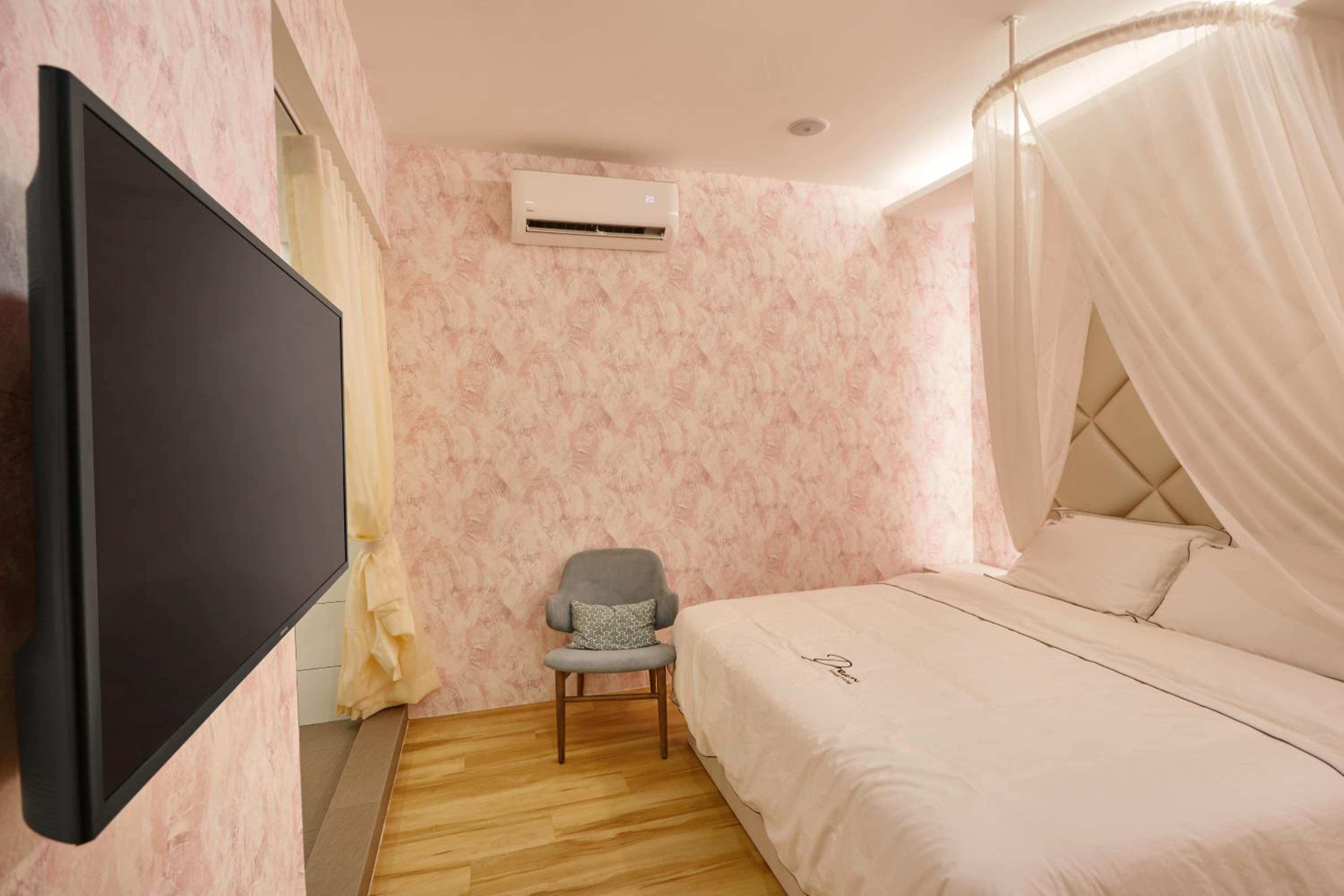 King Room with Spa Bath - Photo 1