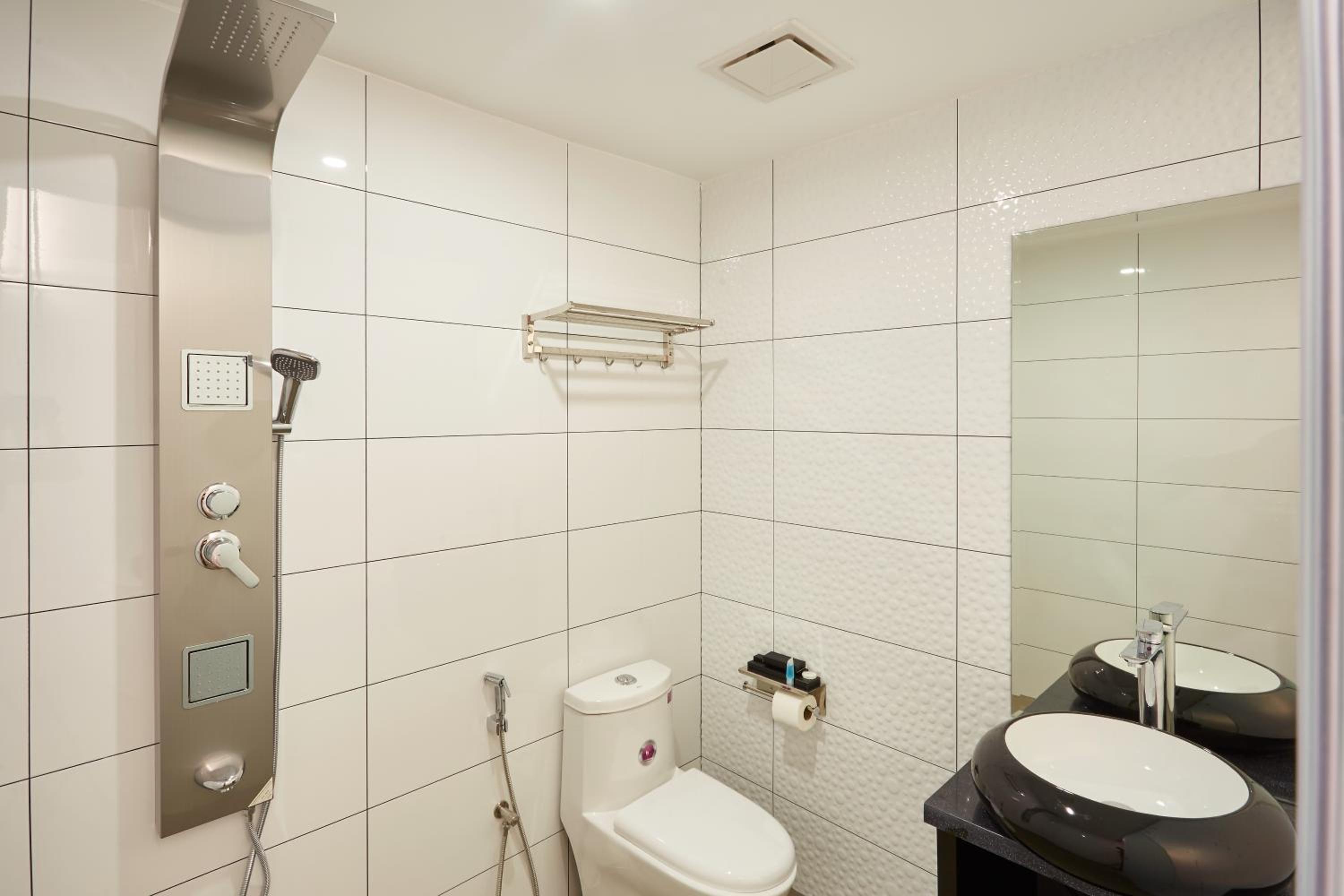 King Room with Spa Bath - Photo 4