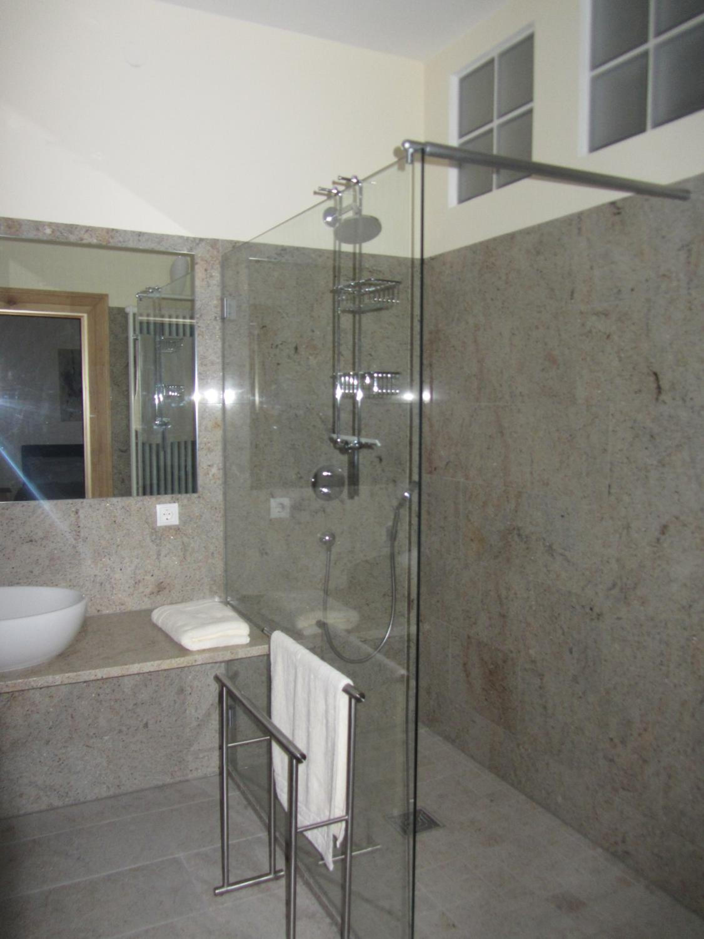 Large Double Room photo 2