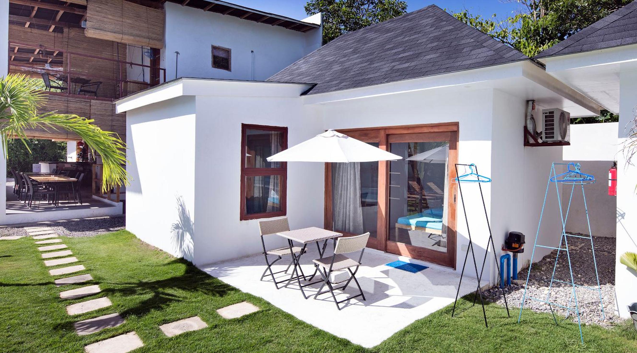 Two-Bedroom Bungalow (Free One-way Airport Departure Transfer) photo 2