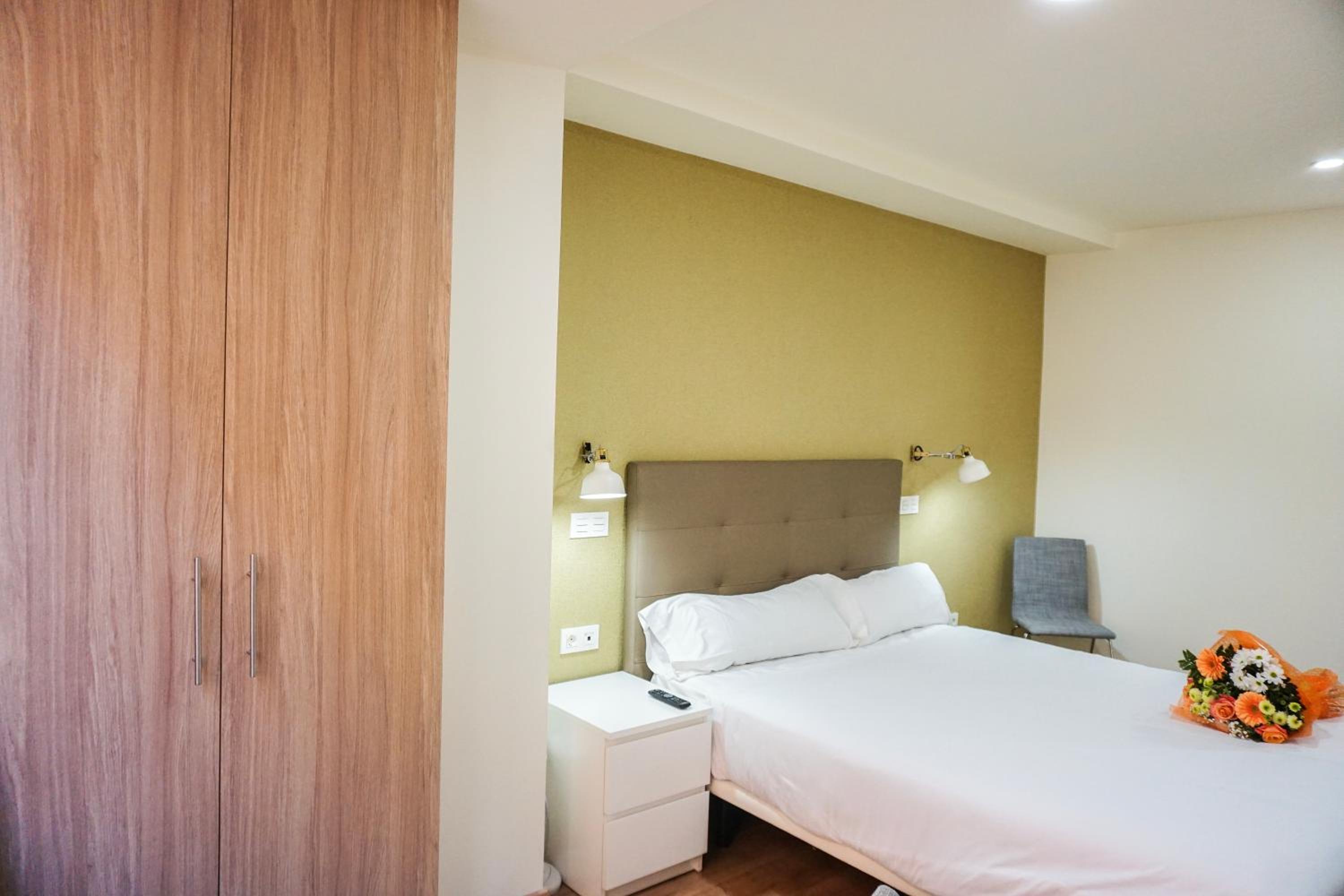 Double Room - Photo 5