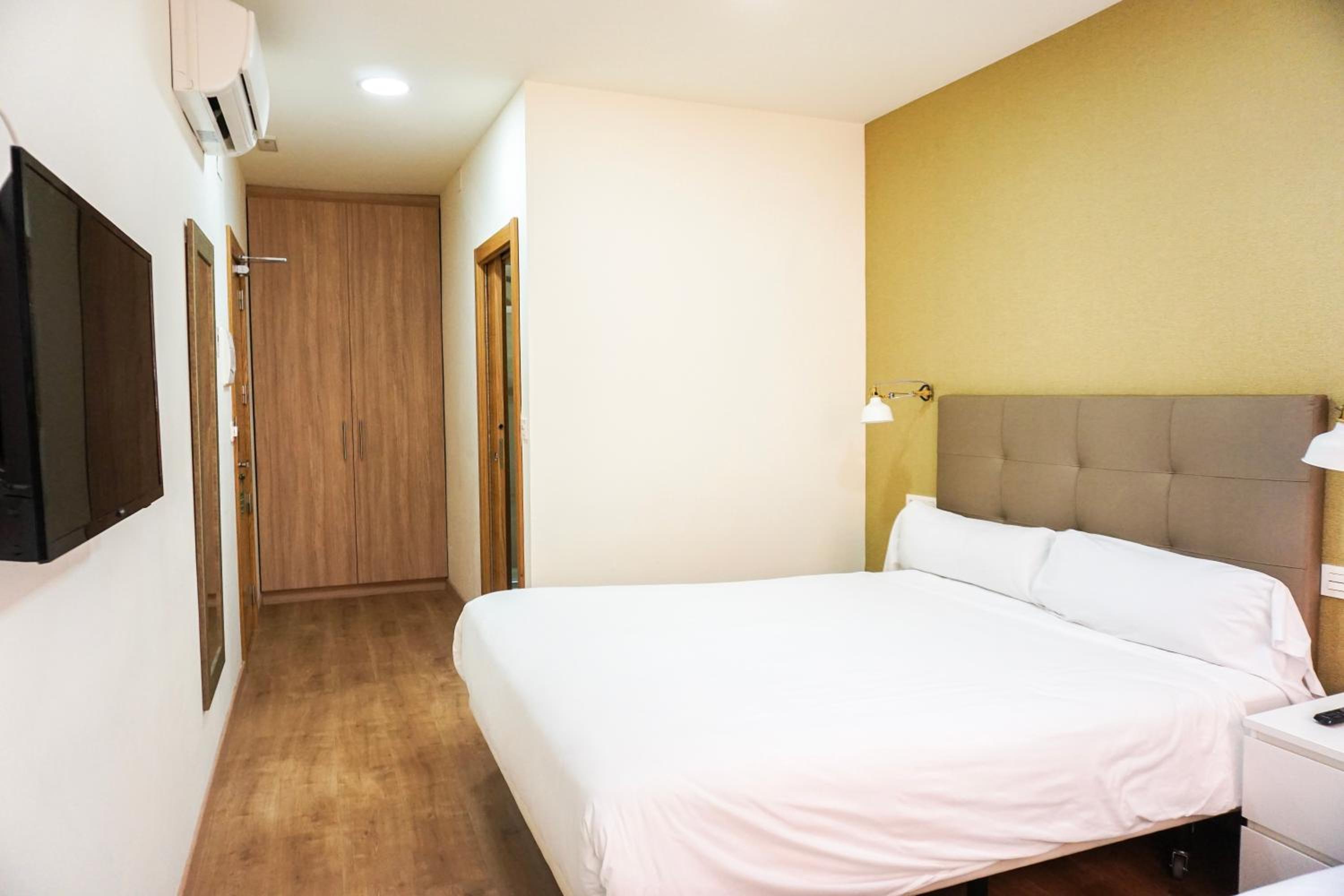 Twin Room - Photo 1