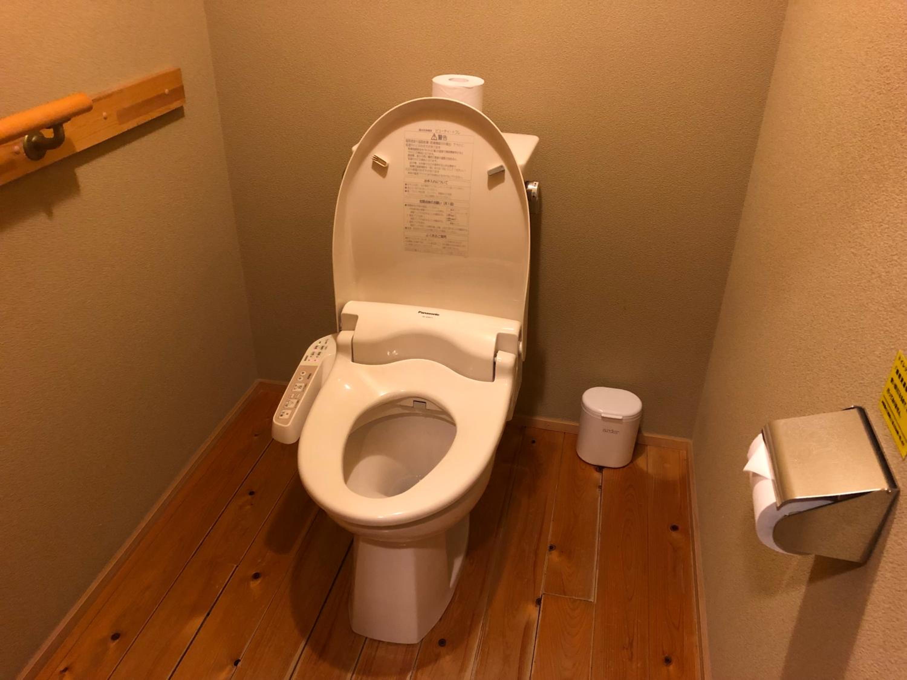 Single Room with Shared Bathroom - Non-Smoking photo 2