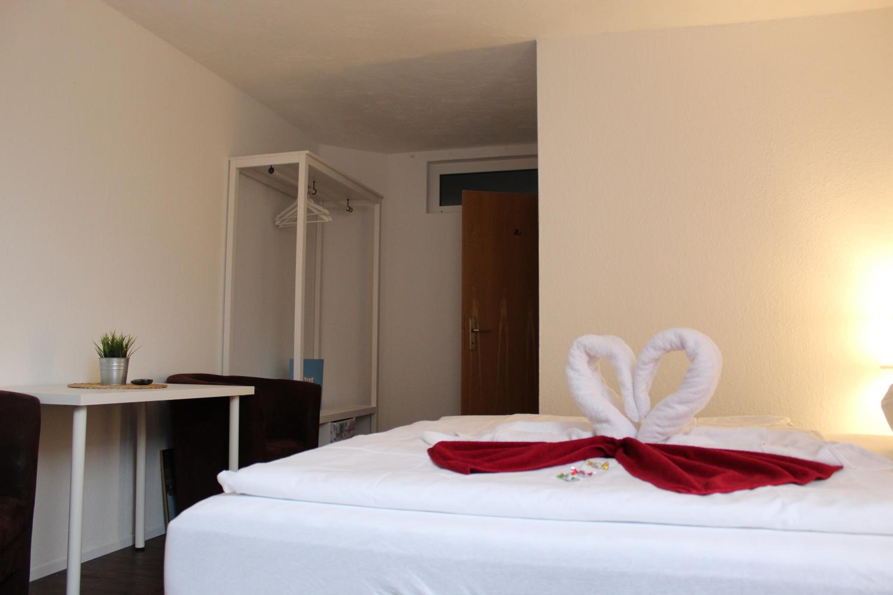 Double Room - Photo 15
