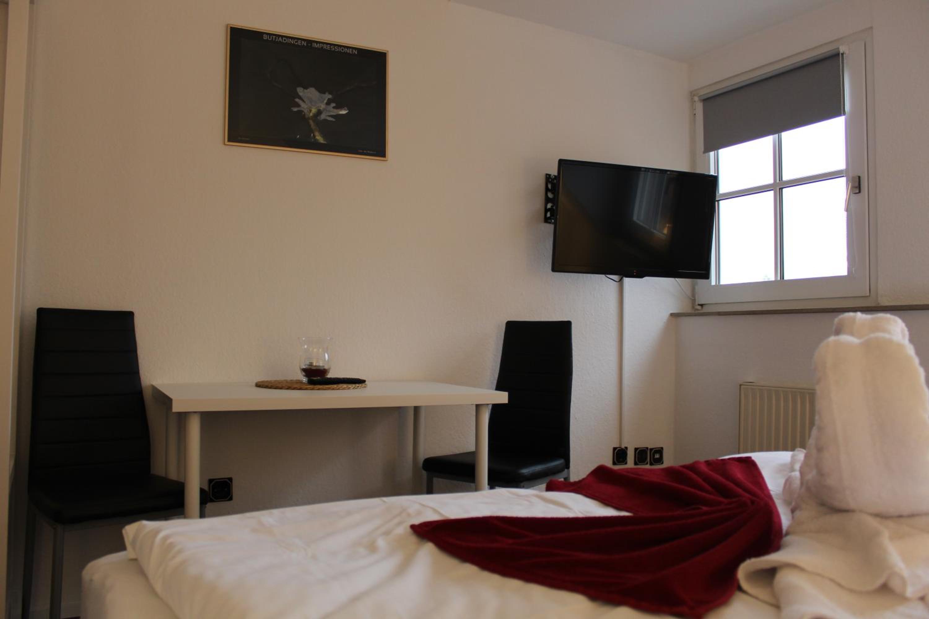 Double Room - Photo 12