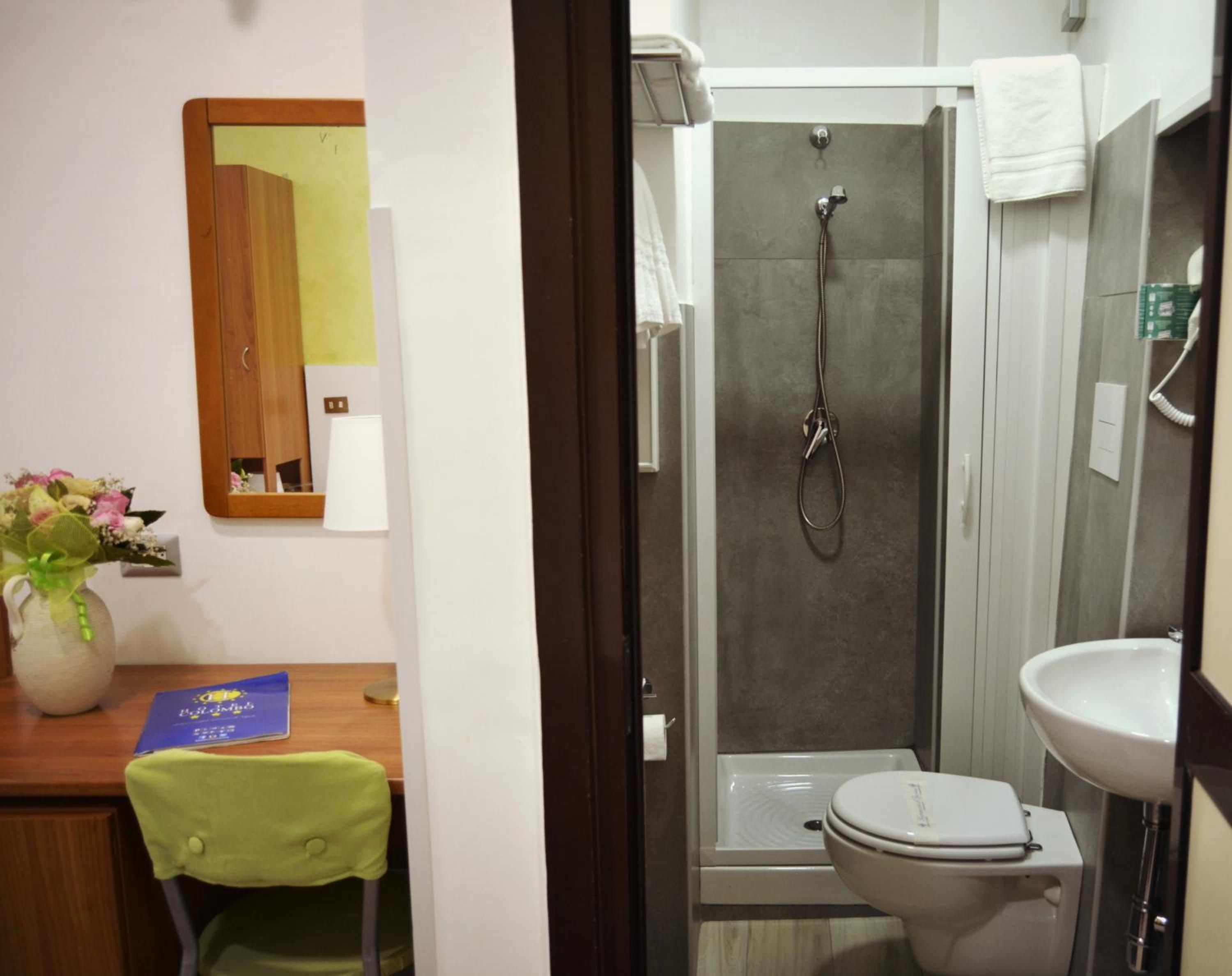 Small Double Room photo 3