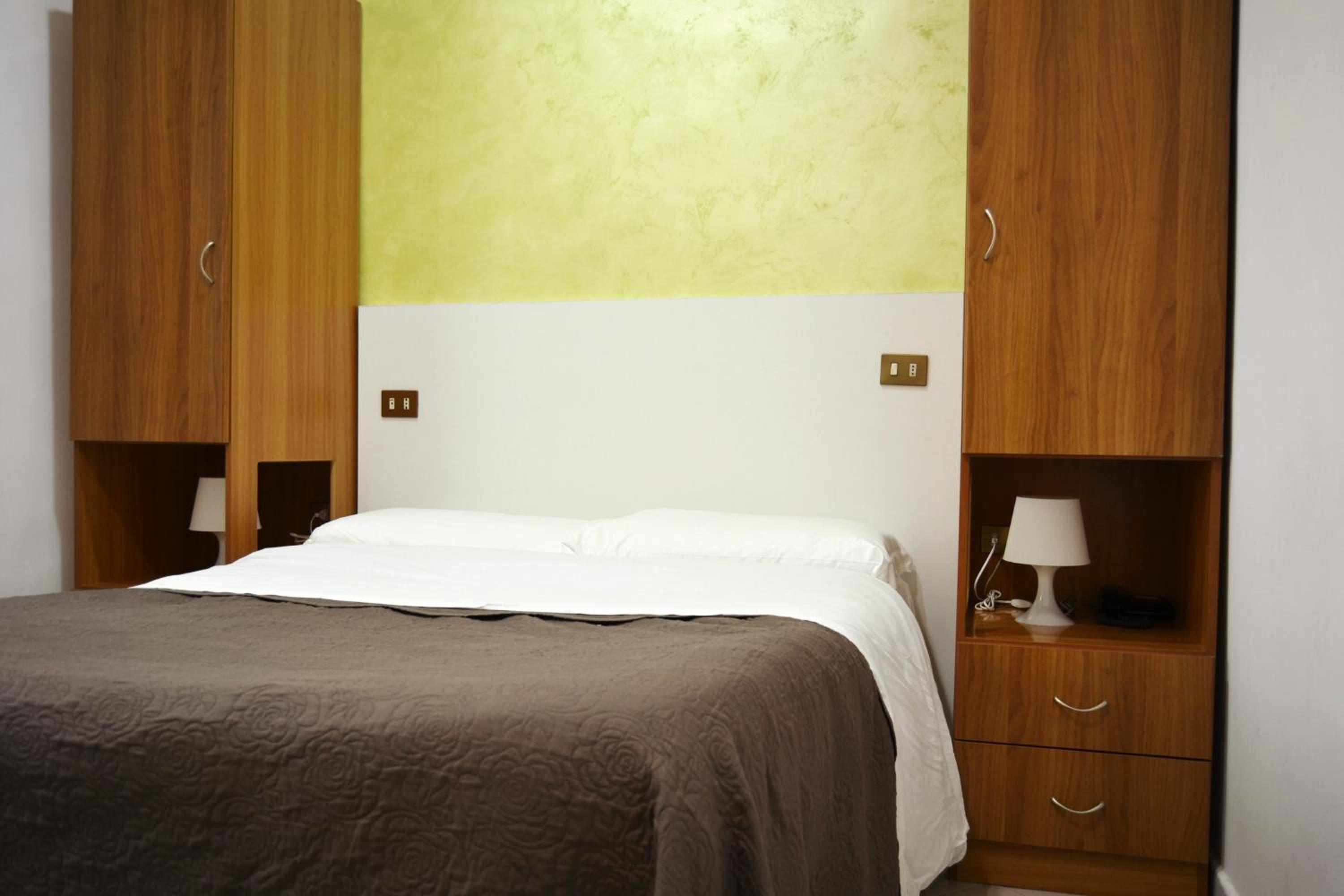 Small Double Room photo 2