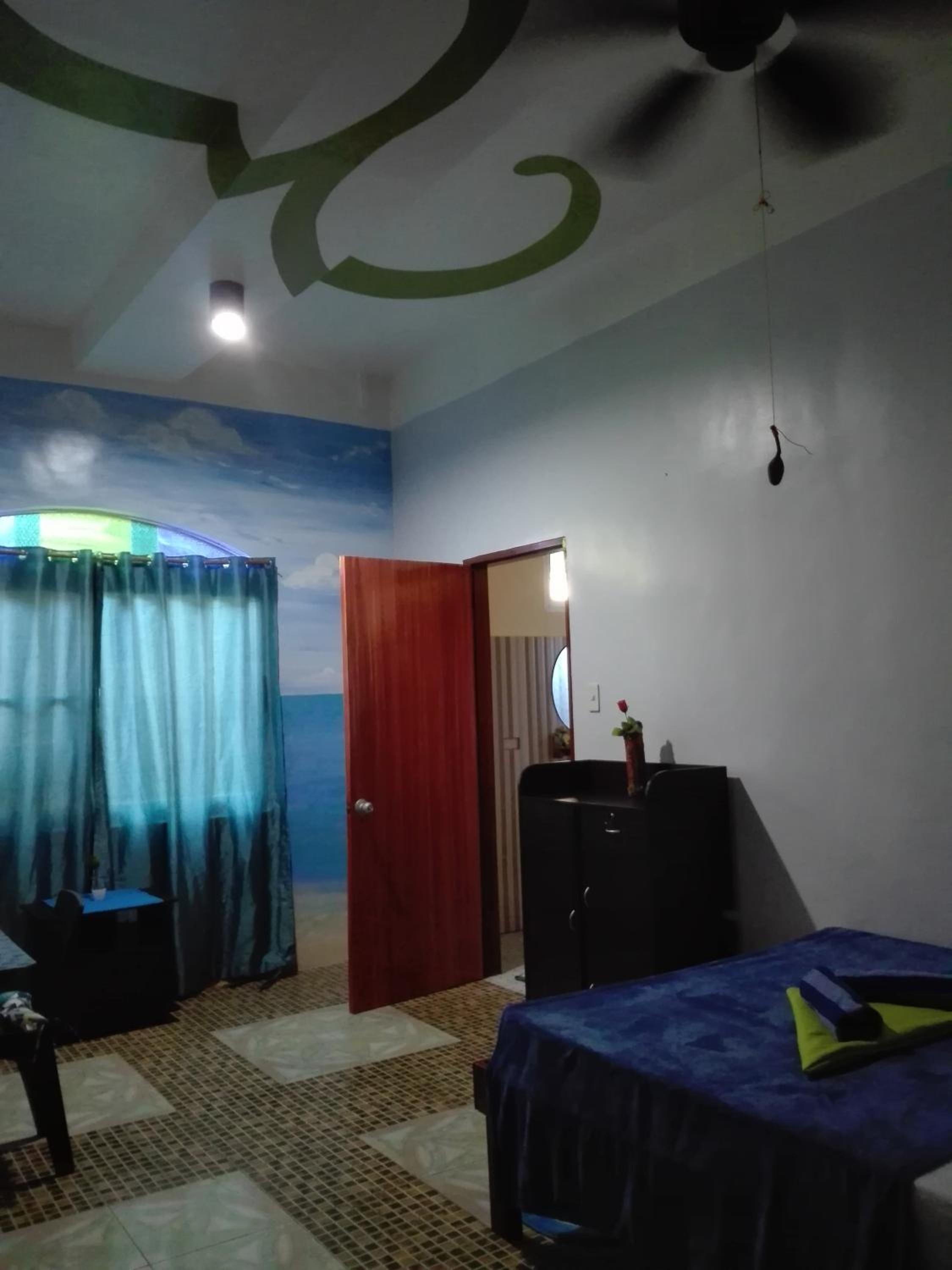 Family Room with Private Bathroom - Photo 1