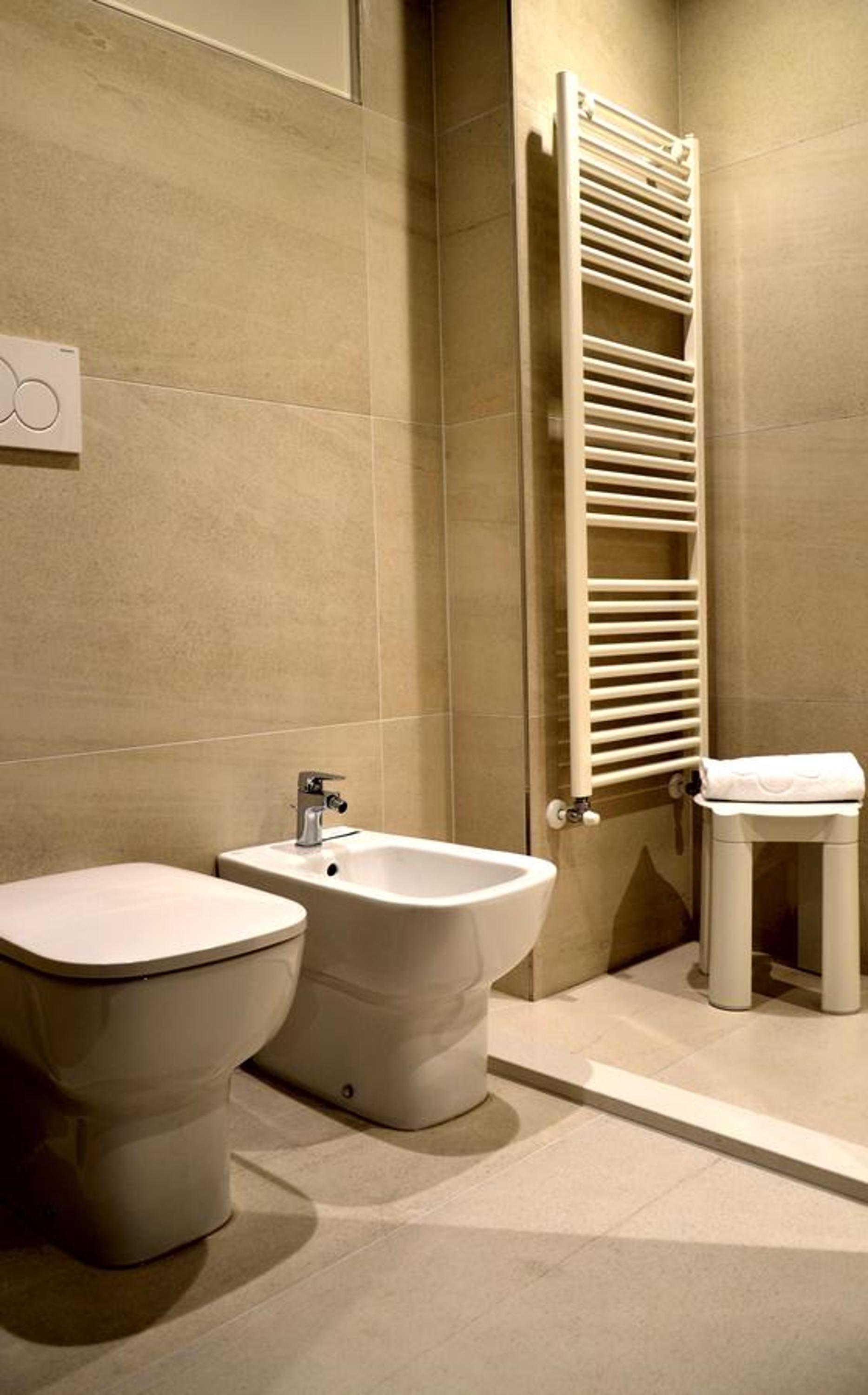 Standard Queen Room - Non-Smoking - Photo 5