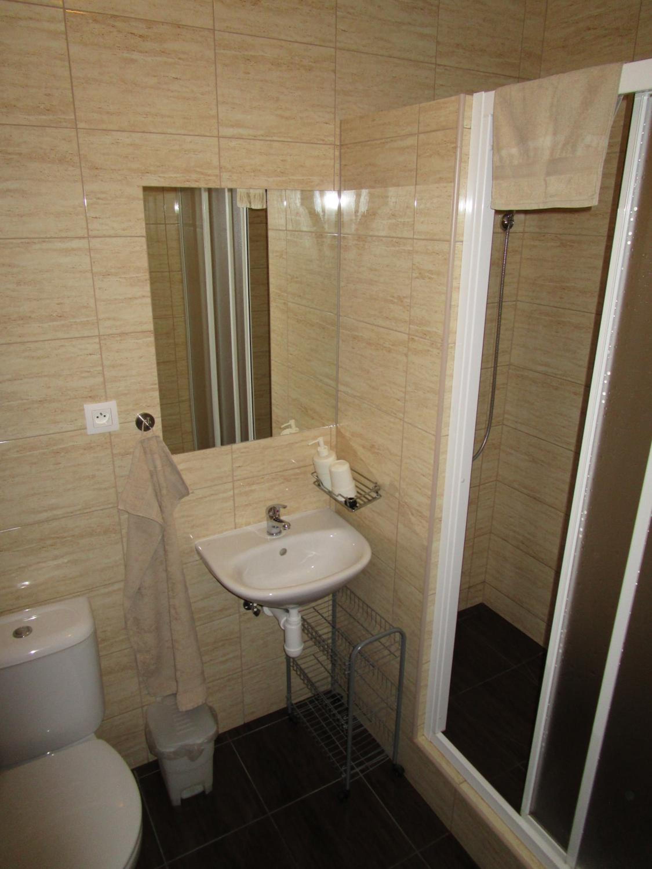 Quadruple Room - Photo 2