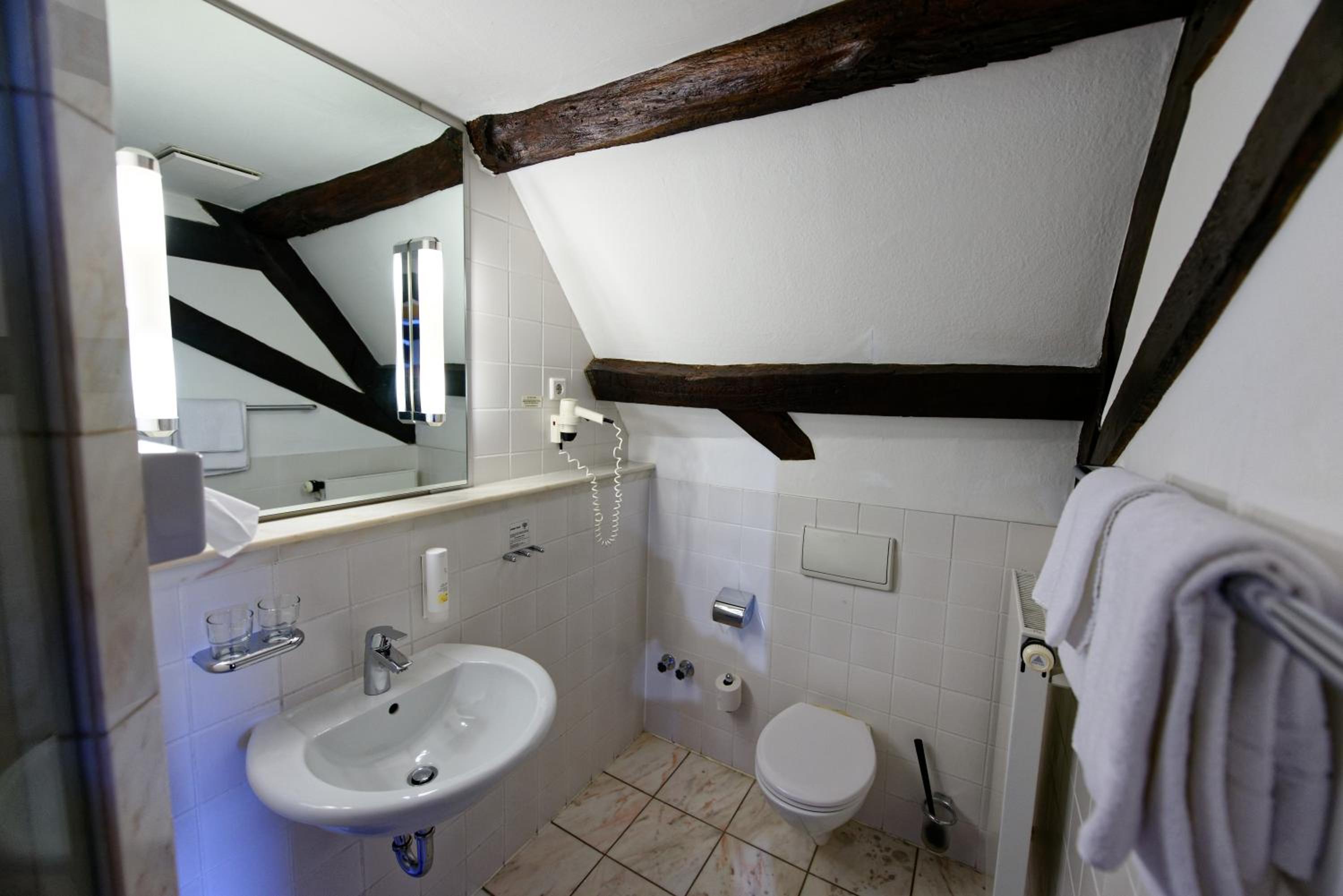 Quadruple Room facing the street - Photo 3