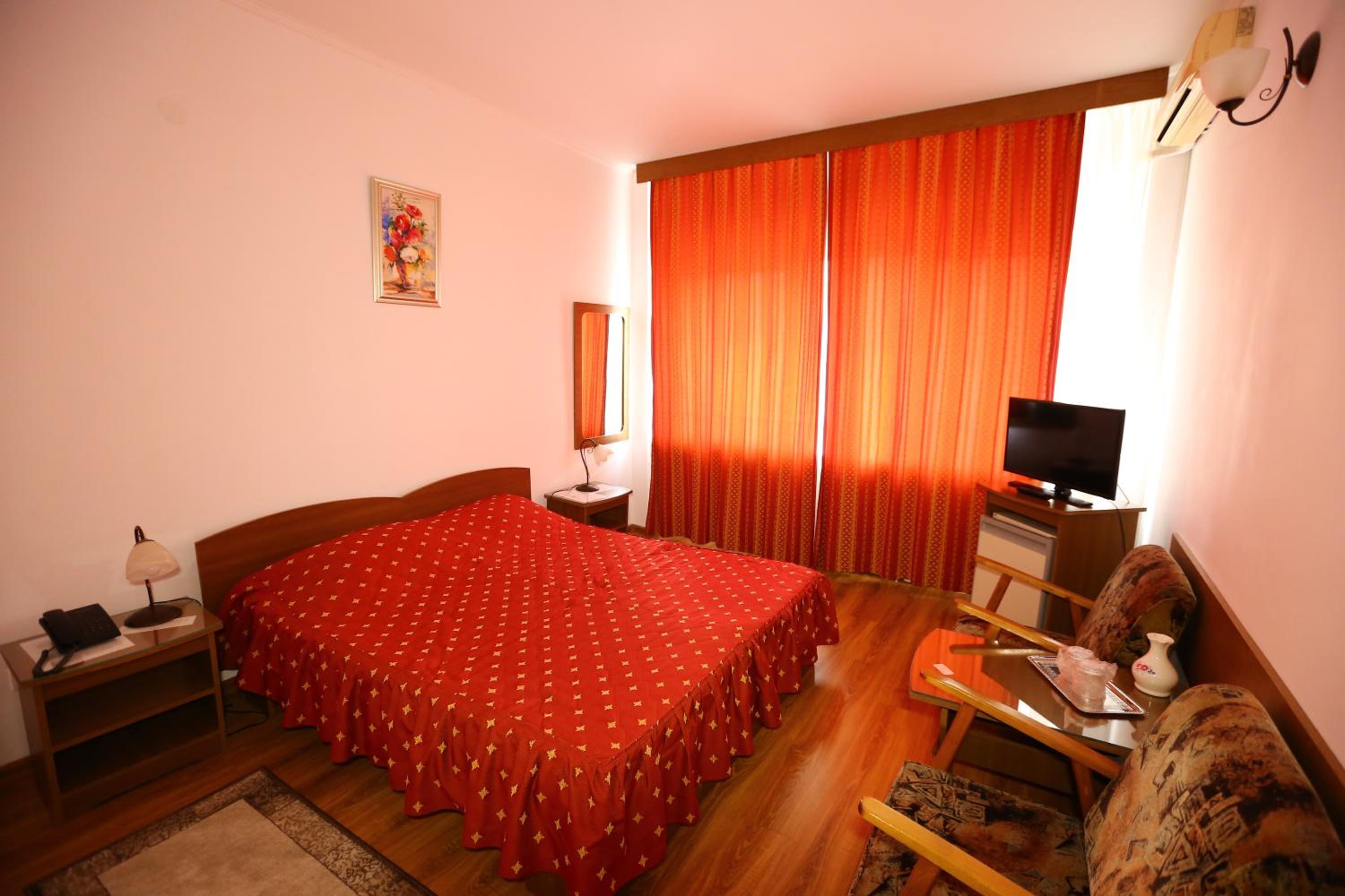 Standard Double Room - Photo 1