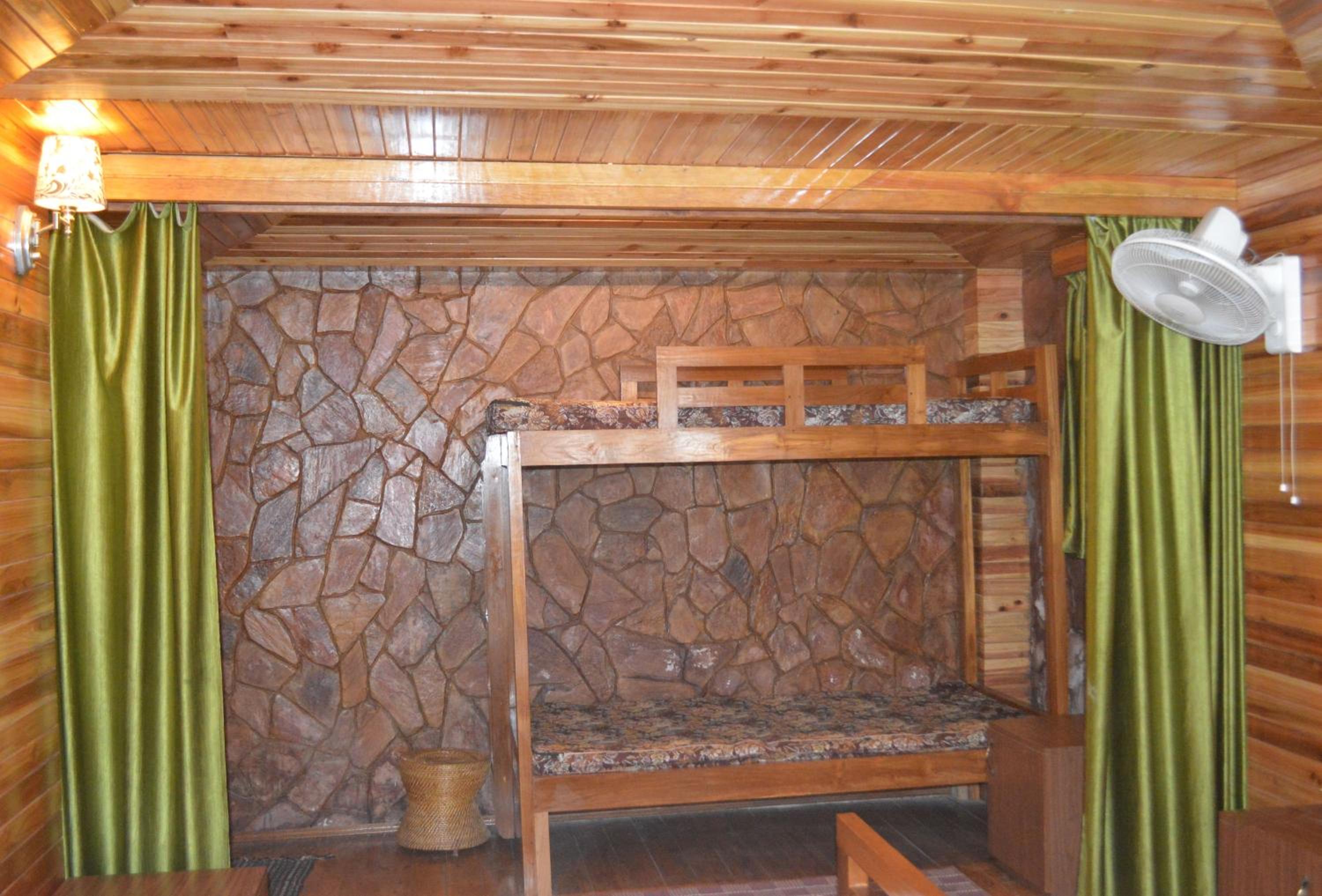 Deluxe Quadruple Room - Photo 10