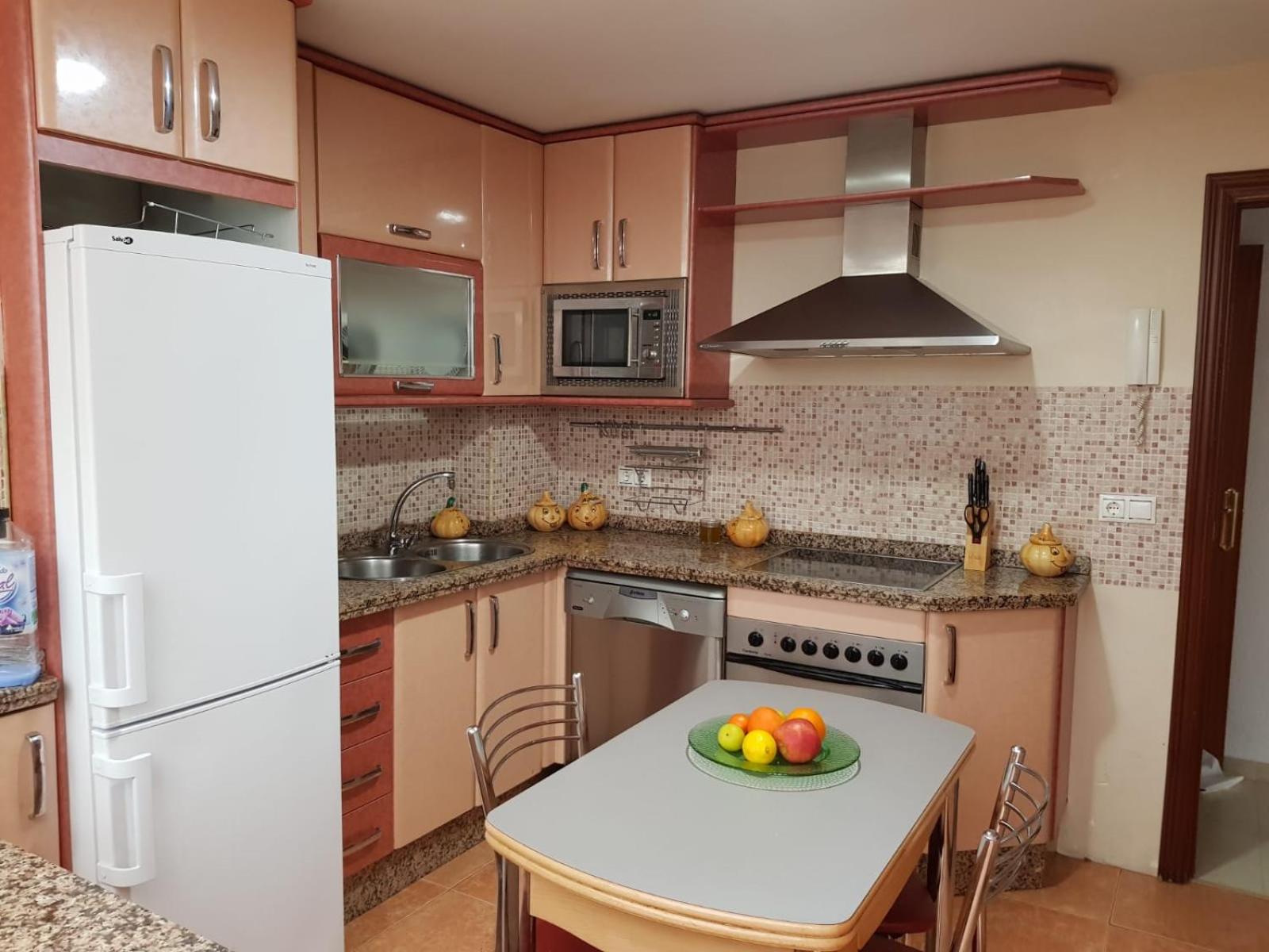 Three-Bedroom Apartment - Photo 27