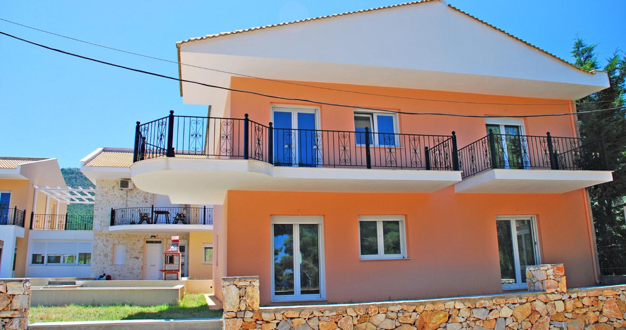 Two-Bedroom House photo 2