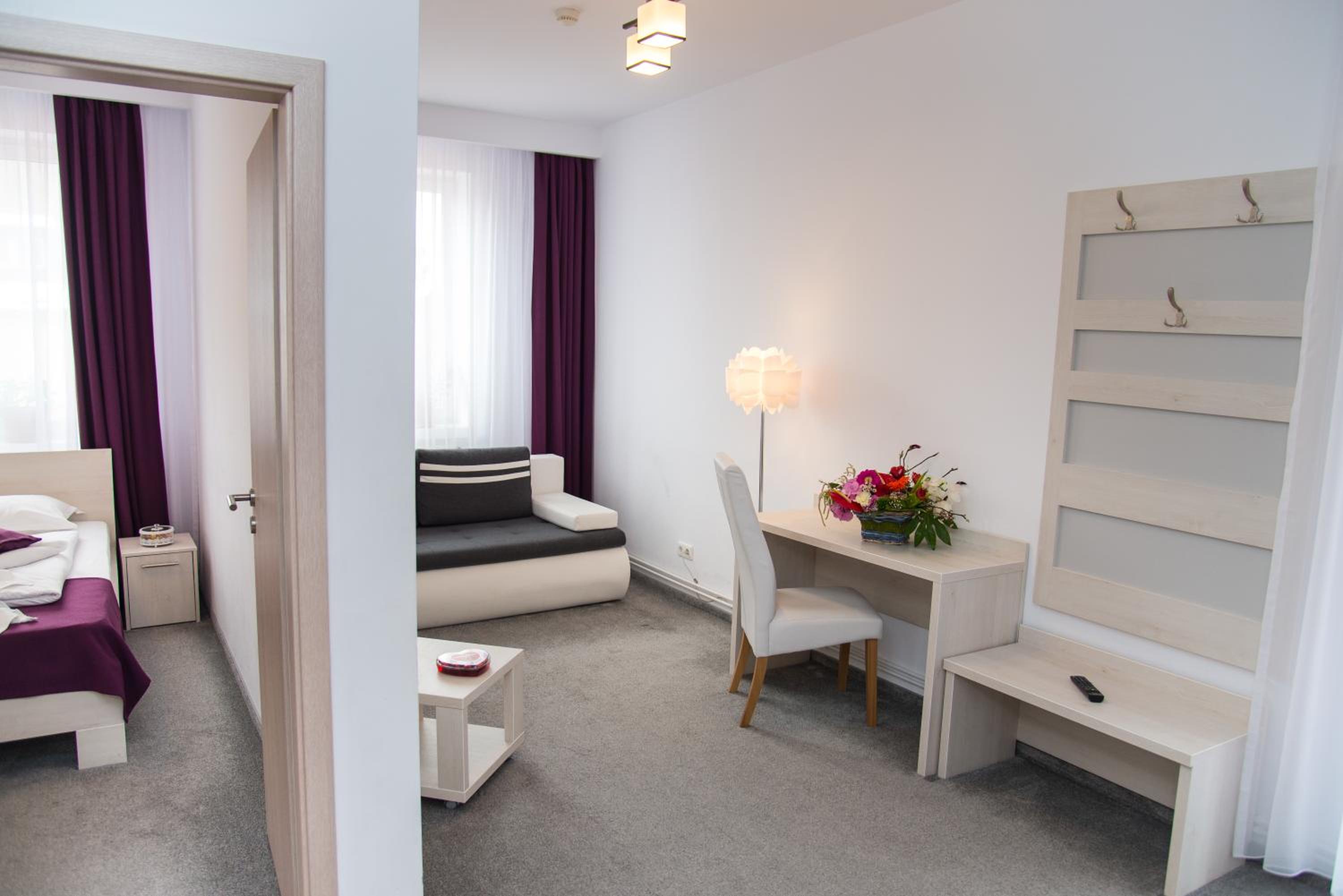 One-Bedroom Apartment with Balcony - Photo 23